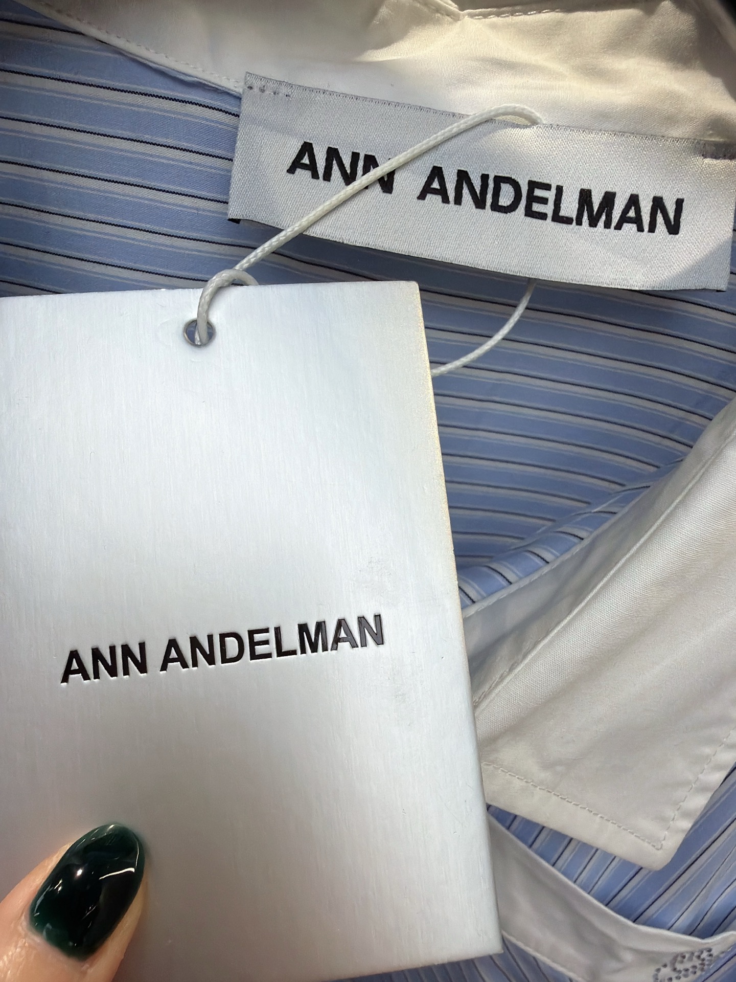 ✨✨✨ANN✨✨ 秋款上新✨韩系撞色领条纹收腰衬衫｜经典蓝白细条纹+撞色白领设计，摆脱普通条纹衫的单调感