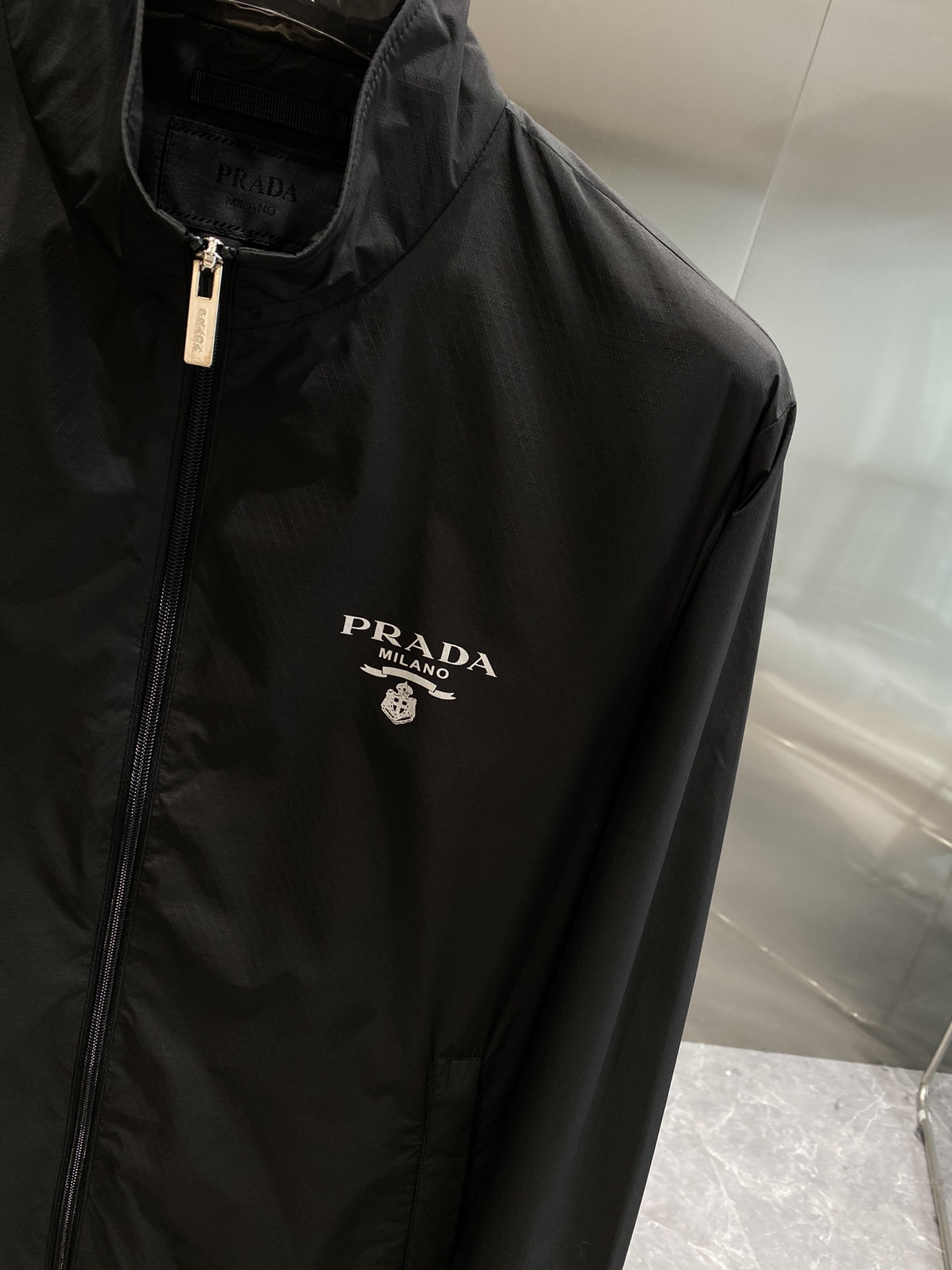 Prada Men's Spring/Summer Lightweight Zip-Up Jacket - Stylish & Functional 6 i1708609117 5246 4