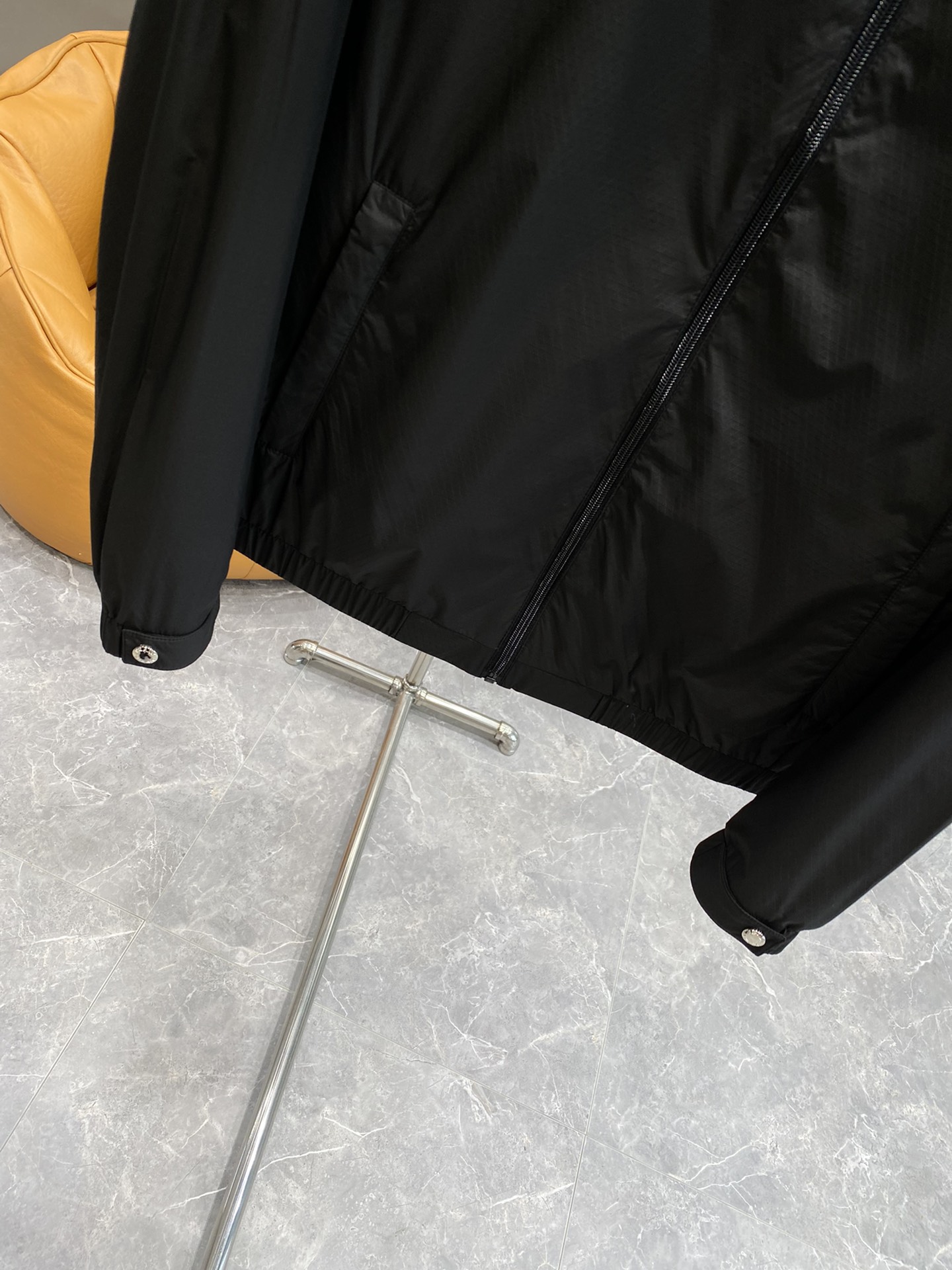 Prada Men's Spring/Summer Lightweight Zip-Up Jacket - Stylish & Functional 8 i1708609117 7054 1