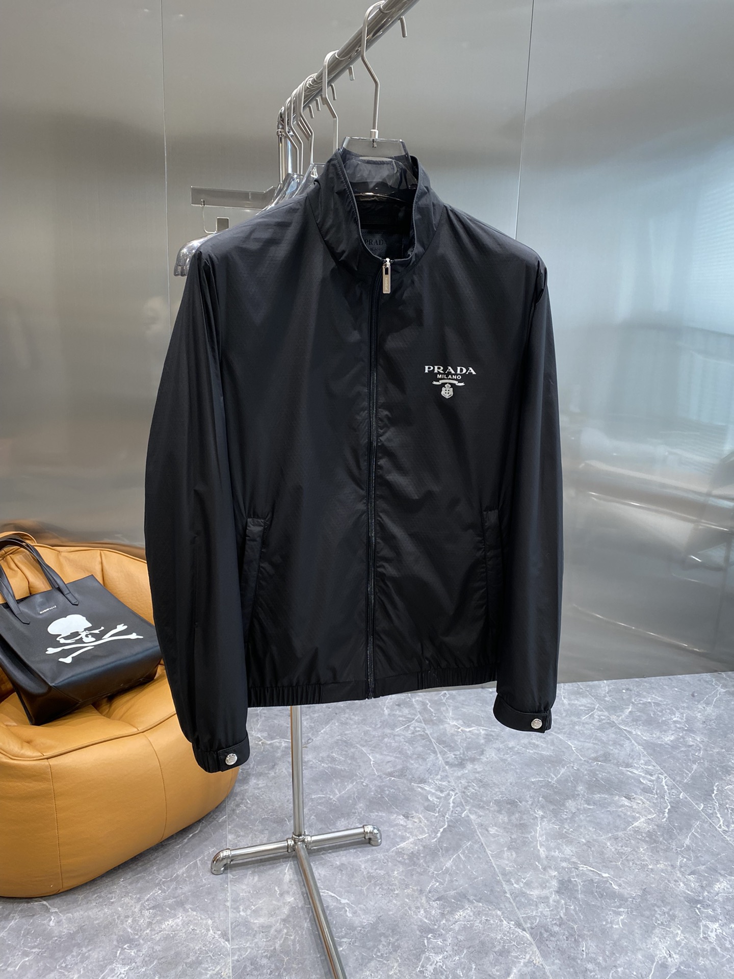 Prada Men's Spring/Summer Lightweight Zip-Up Jacket - Stylish & Functional 4 i1708609118 5284 8