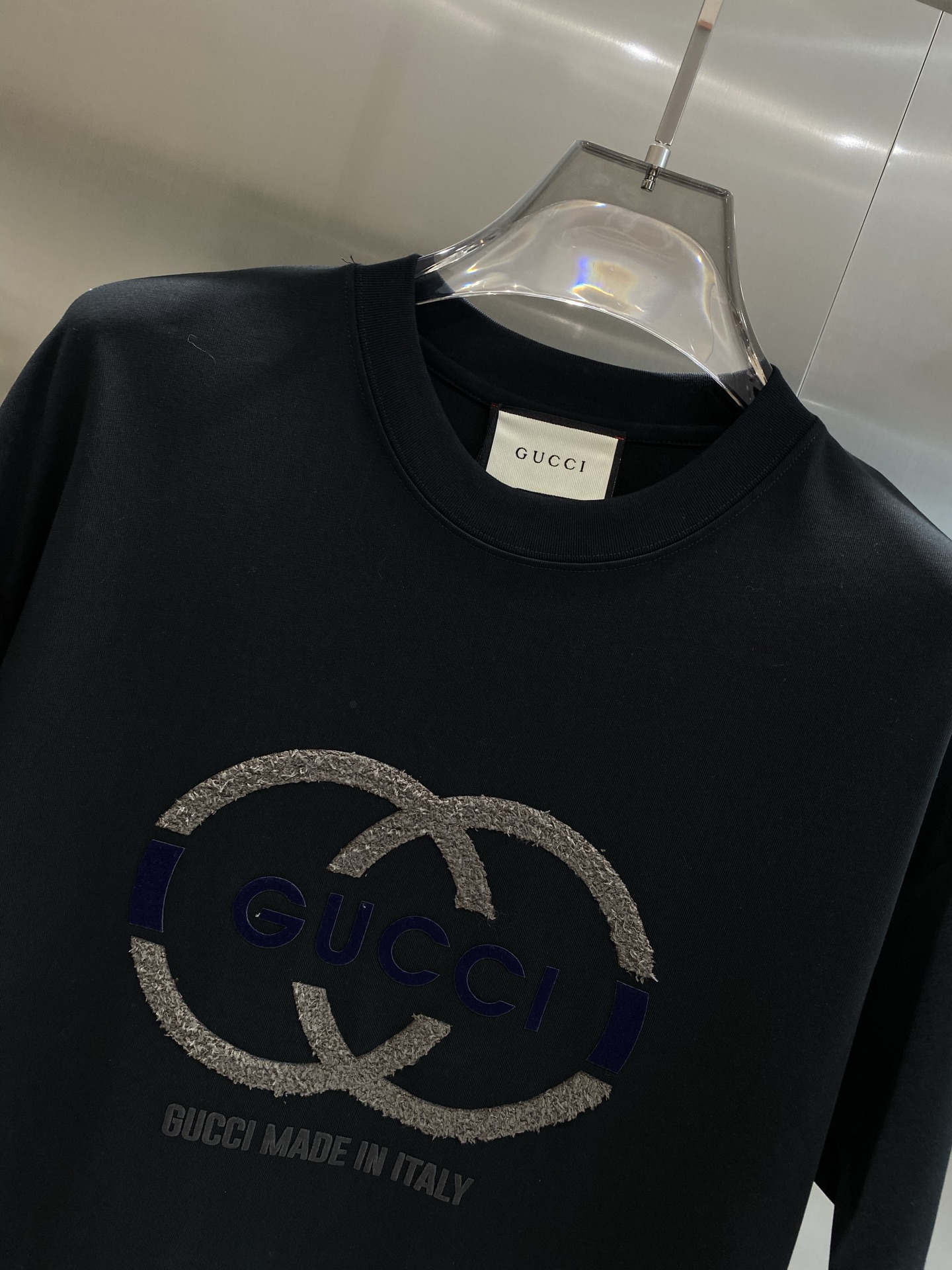 《𝙉𝙚𝙬🤍🖤 古家》
Gucci T恤，经典Logo的百搭魅力T恤呀！
每件T恤上都有大大的双G标志与“