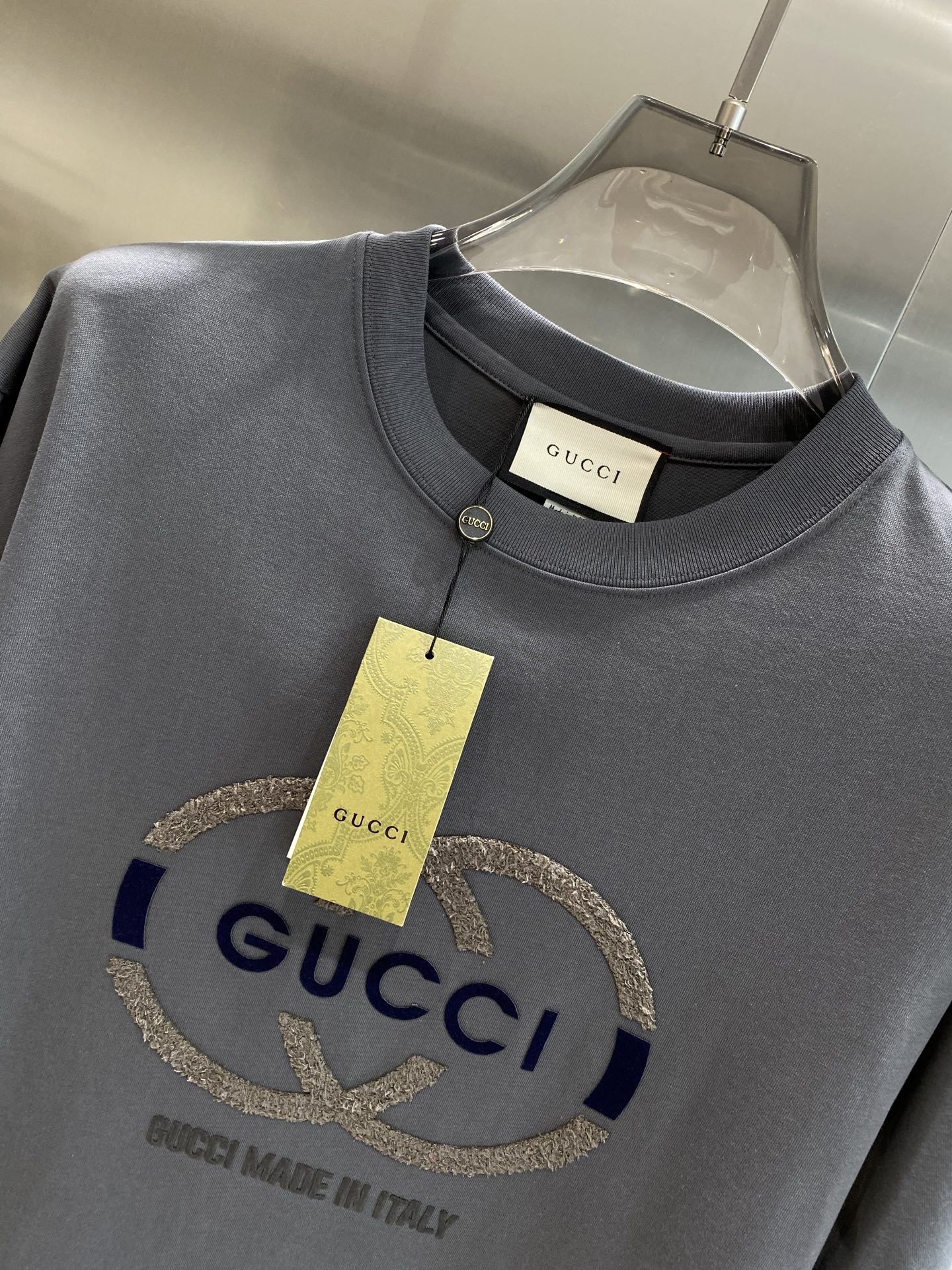 《𝙉𝙚𝙬🤍🖤 古家》
Gucci T恤，经典Logo的百搭魅力T恤呀！
每件T恤上都有大大的双G标志与“