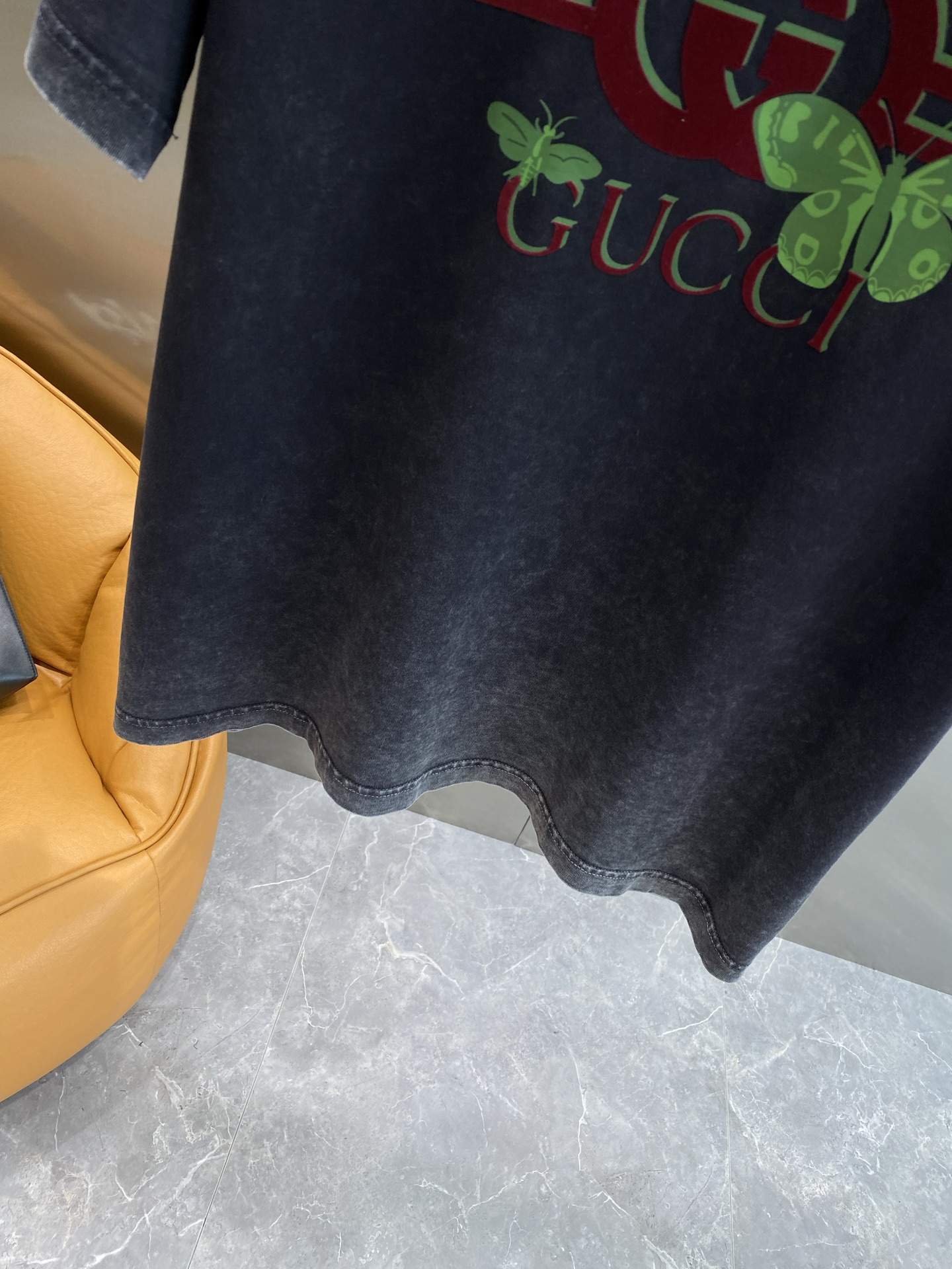 《𝙉𝙚𝙬🤍🖤 古家》
Gucci T恤，灵动蝶影与经典Logo的邂逅 简约又高级。
标志性的双G log