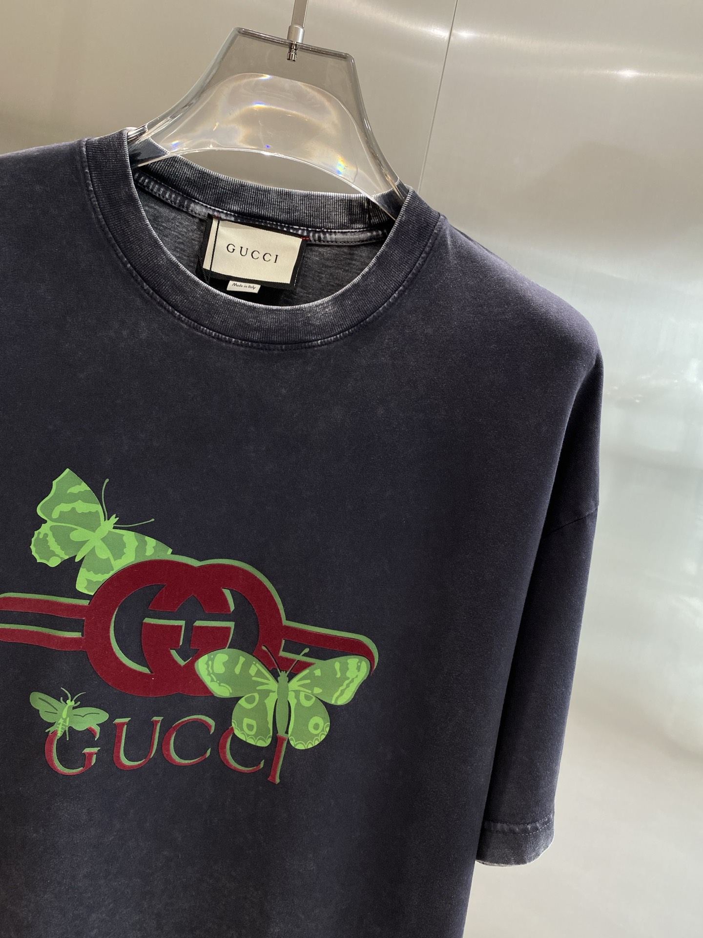 《𝙉𝙚𝙬🤍🖤 古家》
Gucci T恤，灵动蝶影与经典Logo的邂逅 简约又高级。
标志性的双G log