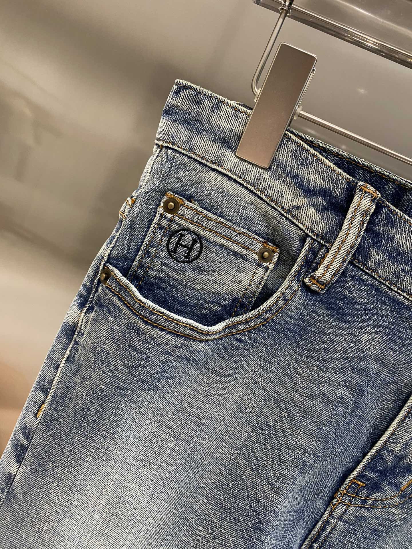 Luxury Embroidered Jeans: HESMER PARIS Pony Design, Comfortable Fit, High Quality Craftsmanship - 图片 5