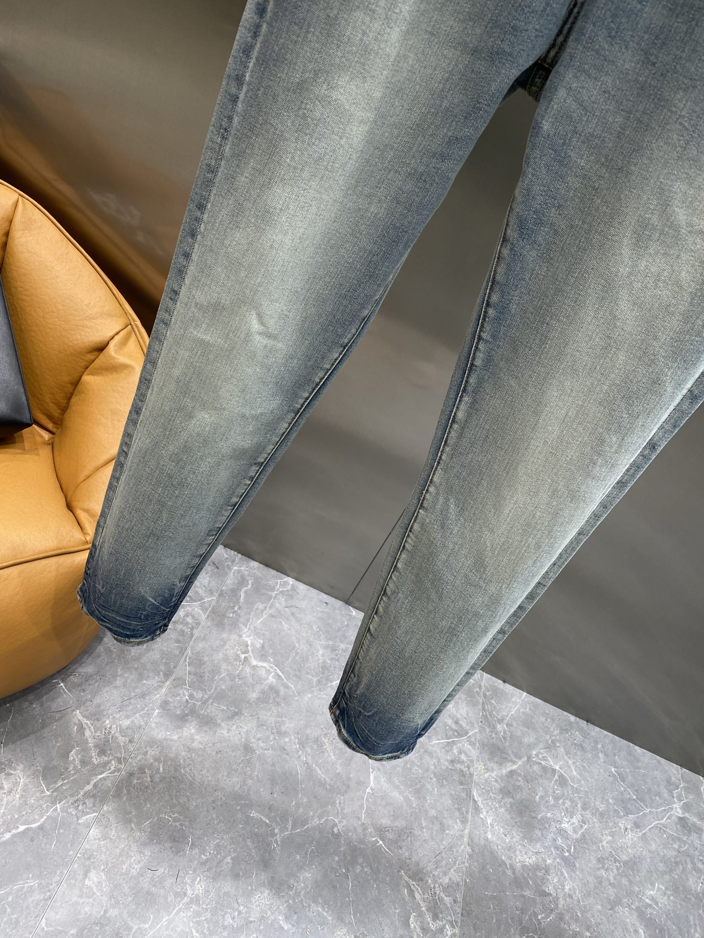Luxury Embroidered Jeans: HESMER PARIS Pony Design, Comfortable Fit, High Quality Craftsmanship - 图片 6