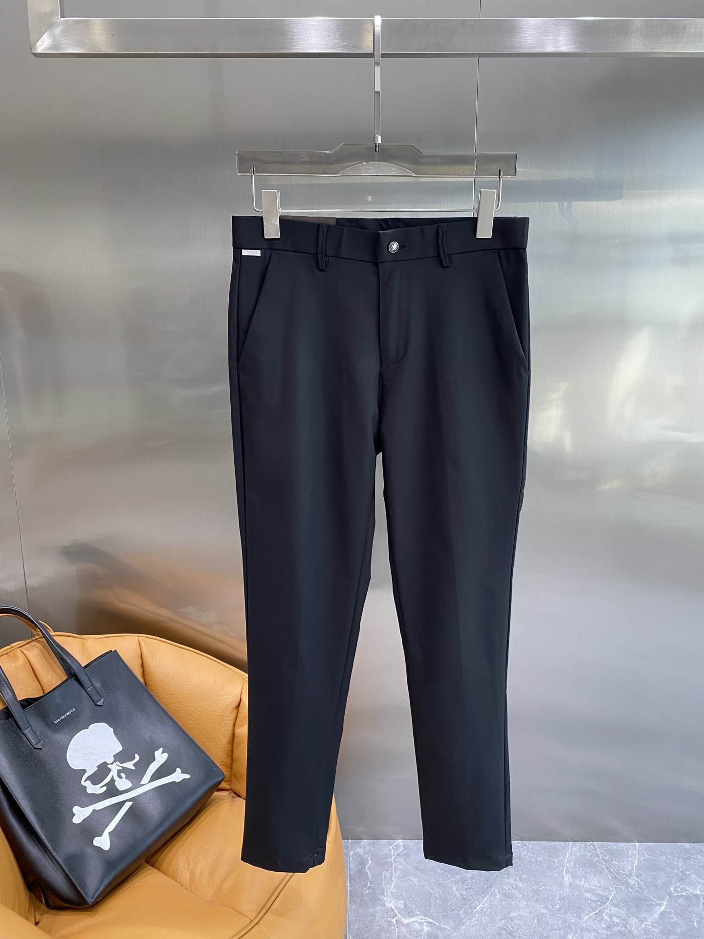 “Stylish LP Pants for Office Confidence” - 图片 2