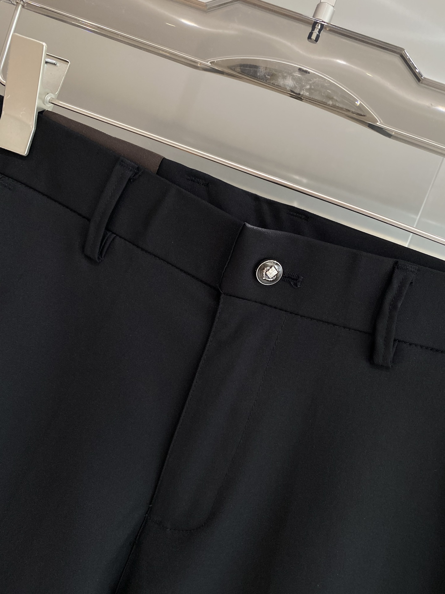 “Stylish LP Pants for Office Confidence” - 图片 4