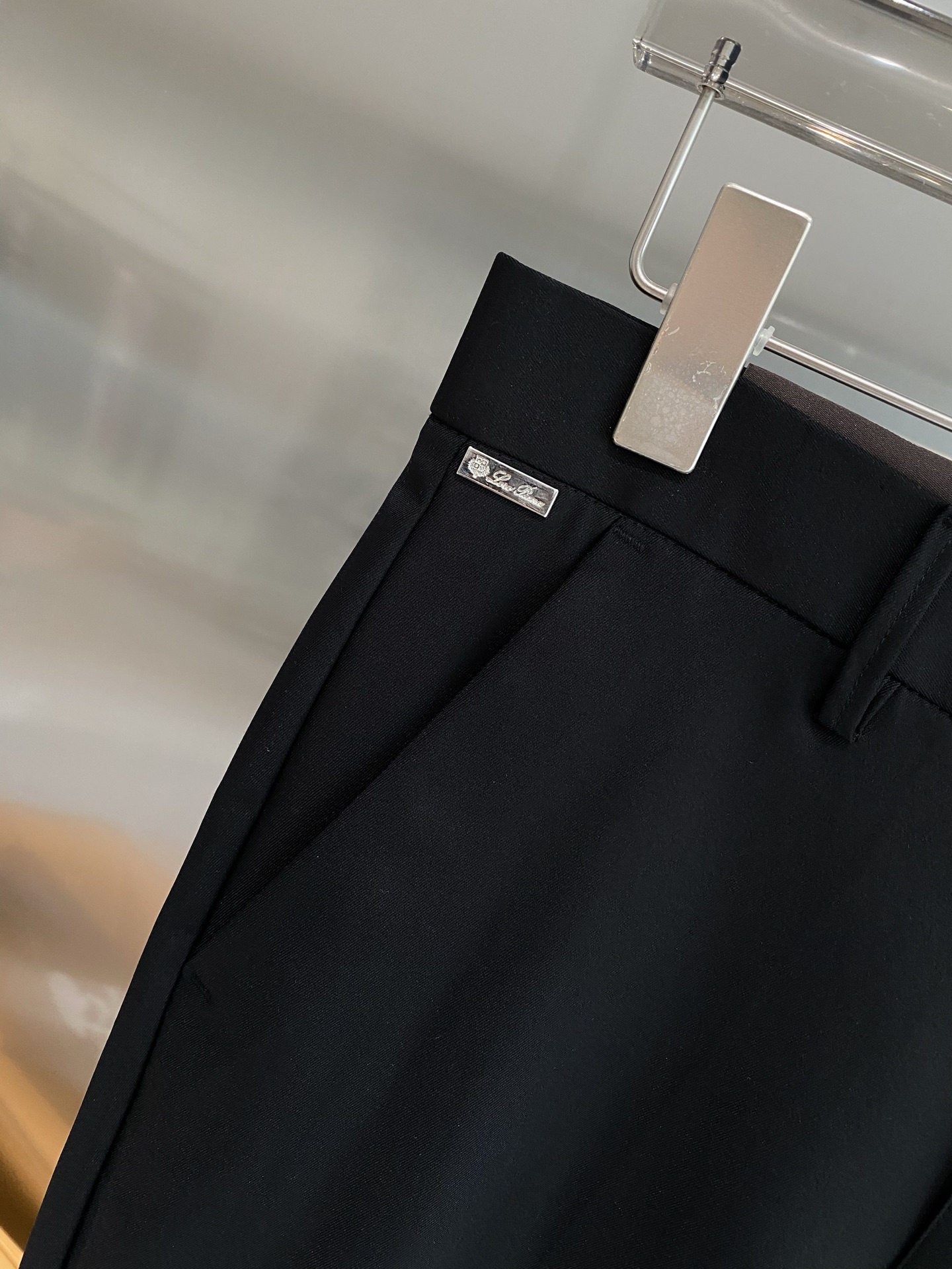 “Stylish LP Pants for Office Confidence” - 图片 5