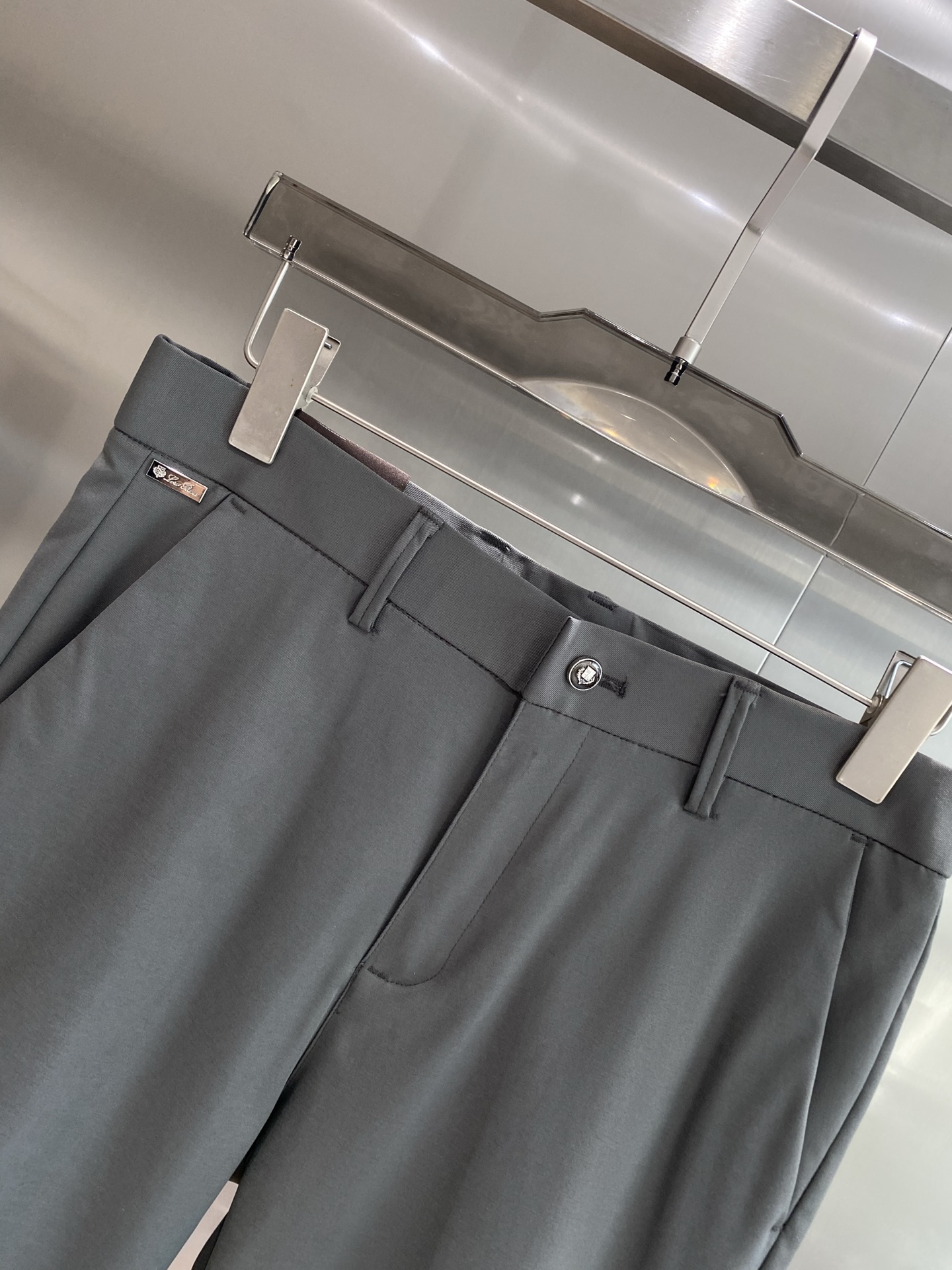 “Stylish LP Pants: Comfortable, Quality Design for Office Confidence” - 图片 3