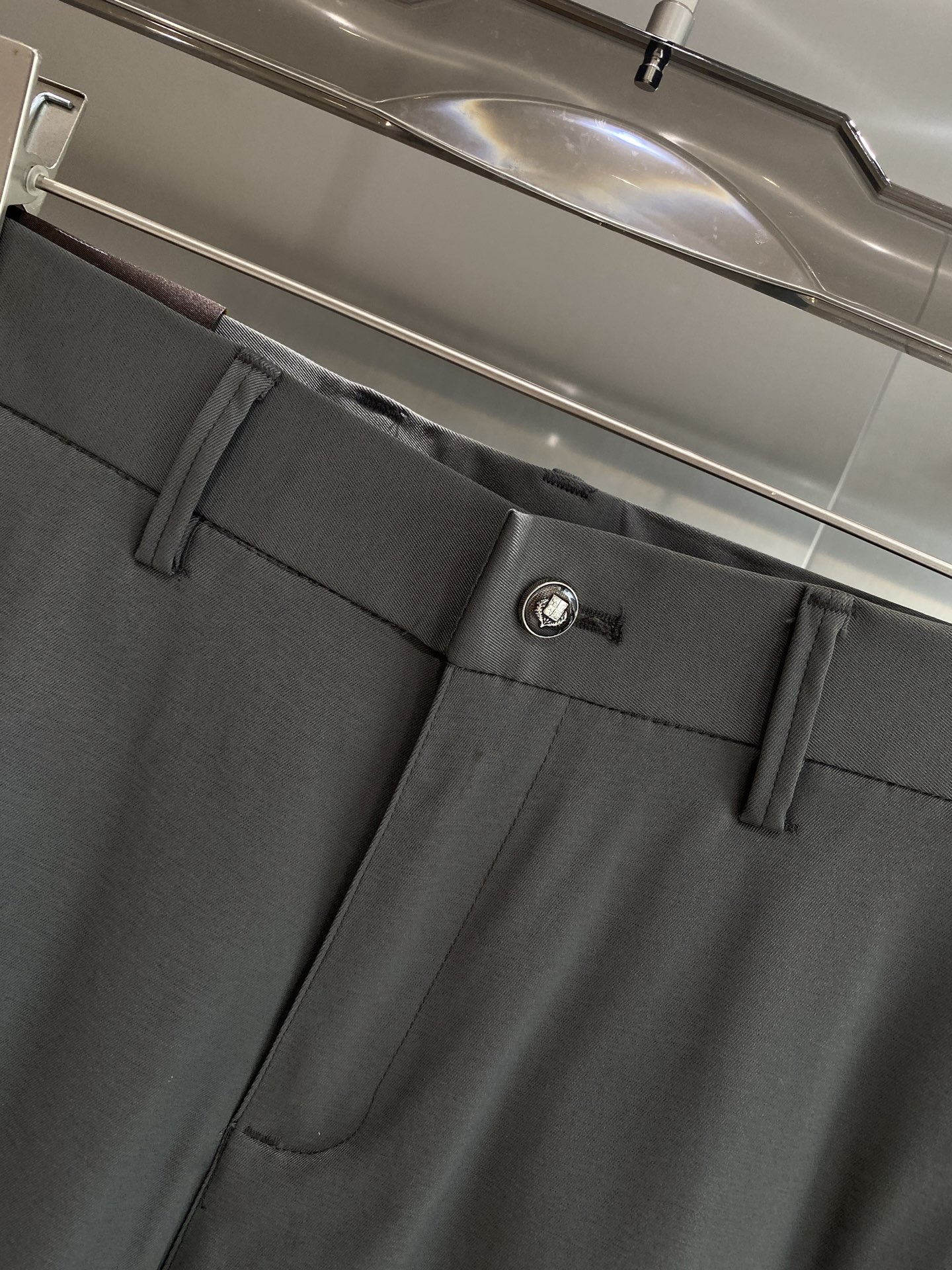 “Stylish LP Pants: Comfortable, Quality Design for Office Confidence” - 图片 4