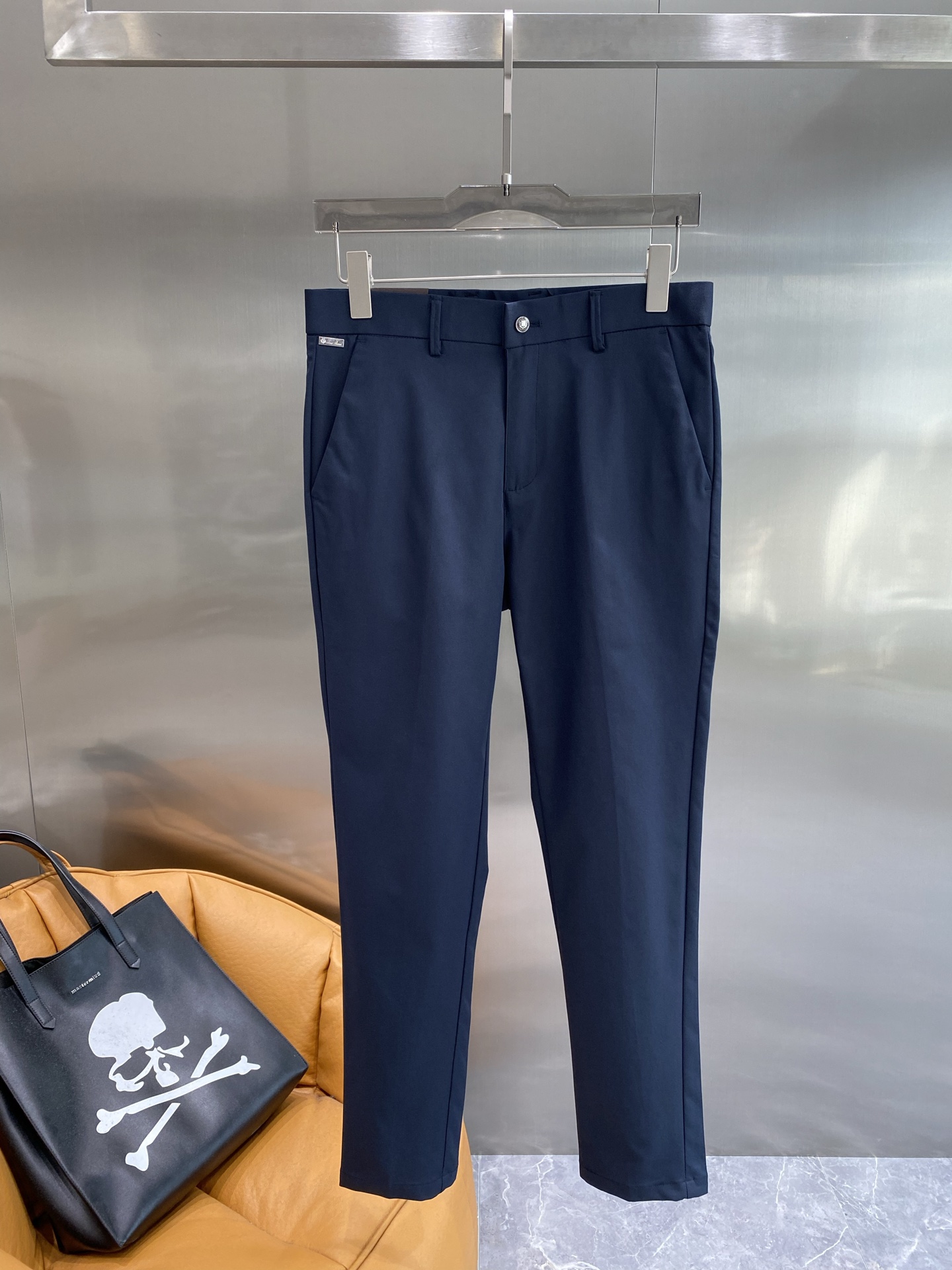“Stylish LP Pants for Office Confidence” - 图片 2