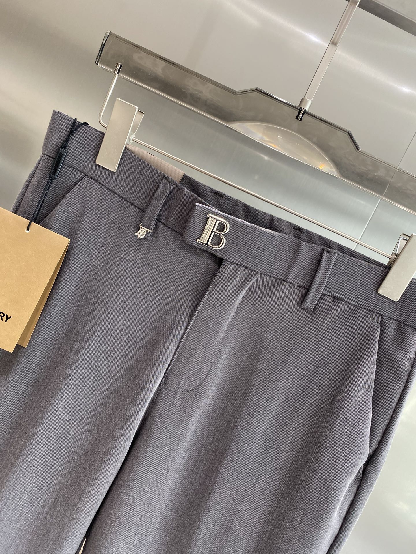 “Burberry West Pants: Stylish, Comfortable, Profitable Design for Leg Line” - 图片 3