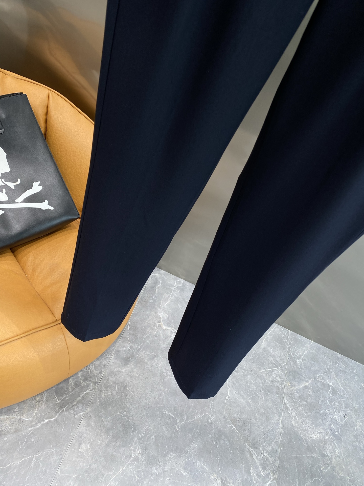 Prada Black Panty: Fashion Classic with Fine Design and Distinctive Features. - 图片 6