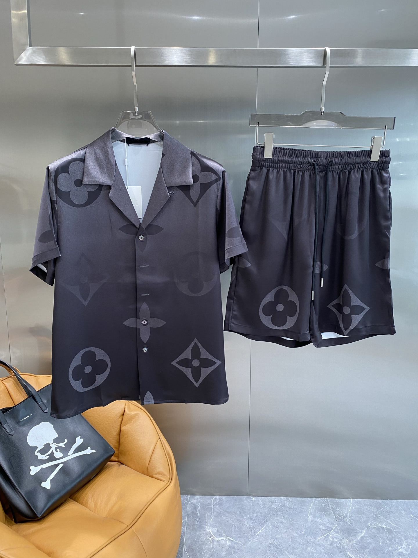 《𝙉𝙚𝙬🤍🖤驴家》休闲睡衣套装 高订天绸丝面料升级工艺升级 家居服 高定俄罗丝面料亲肤轻柔舒适 家居必备