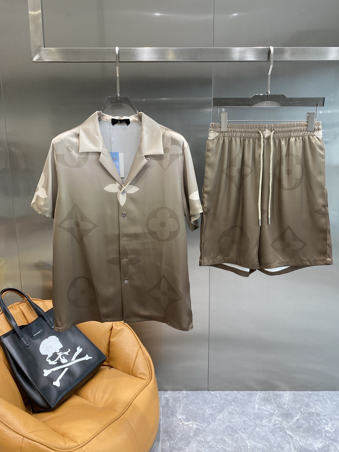 《𝙉𝙚𝙬🤍🖤驴家》休闲睡衣套装 高订天绸丝面料升级工艺升级 家居服 高定俄罗丝面料亲肤轻柔舒适 家居必备