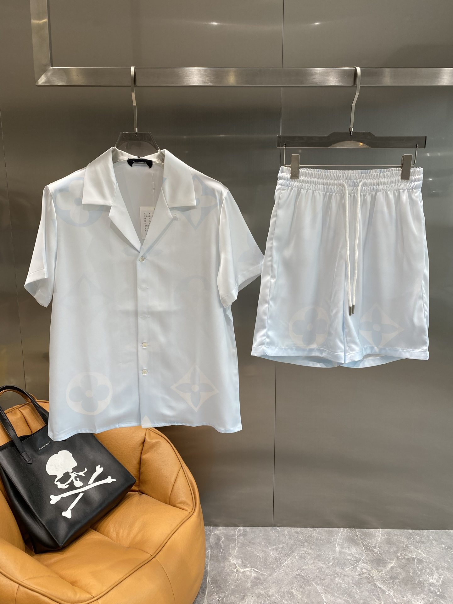 《𝙉𝙚𝙬🤍🖤驴家》休闲睡衣套装 高订天绸丝面料升级工艺升级 家居服 高定俄罗丝面料亲肤轻柔舒适 家居必备