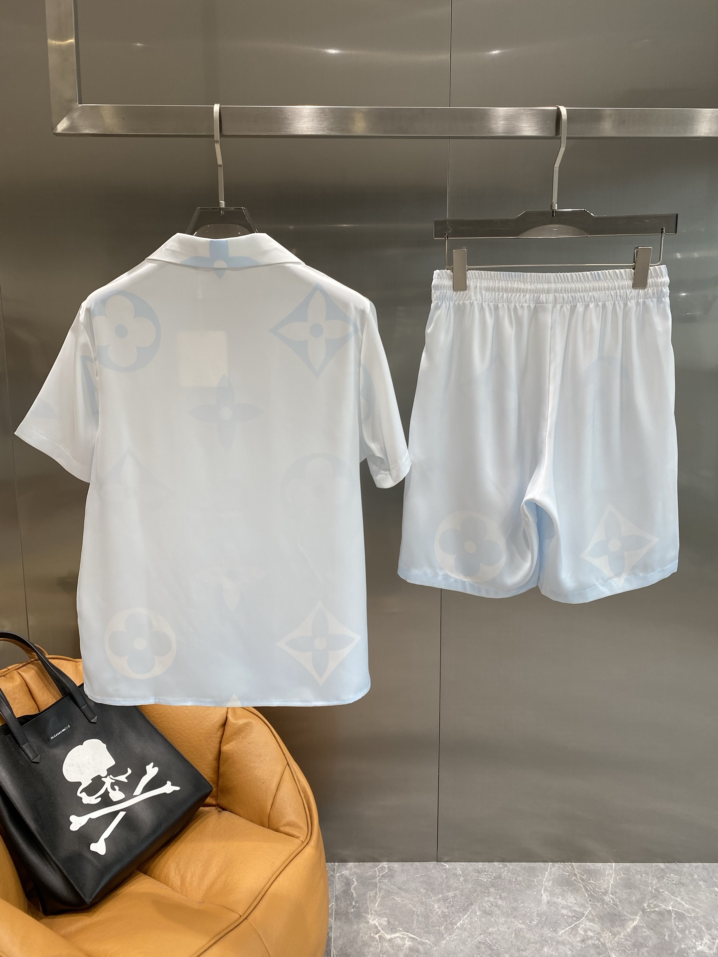 《𝙉𝙚𝙬🤍🖤驴家》休闲睡衣套装 高订天绸丝面料升级工艺升级 家居服 高定俄罗丝面料亲肤轻柔舒适 家居必备