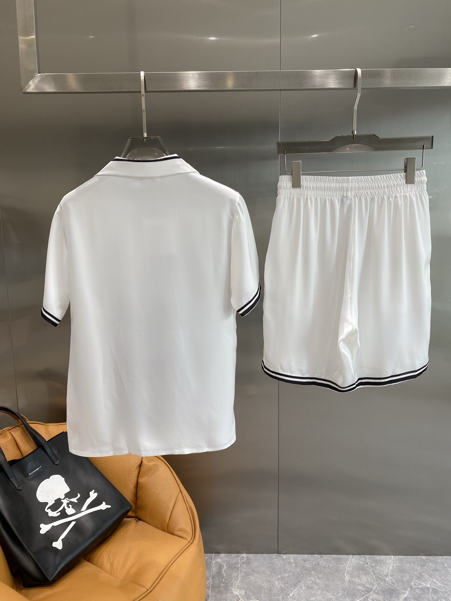 《𝙉𝙚𝙬🤍🖤纪家》休闲睡衣套装 高订天绸丝面料升级工艺升级 家居服 高定俄罗丝面料亲肤轻柔舒适 家居必备