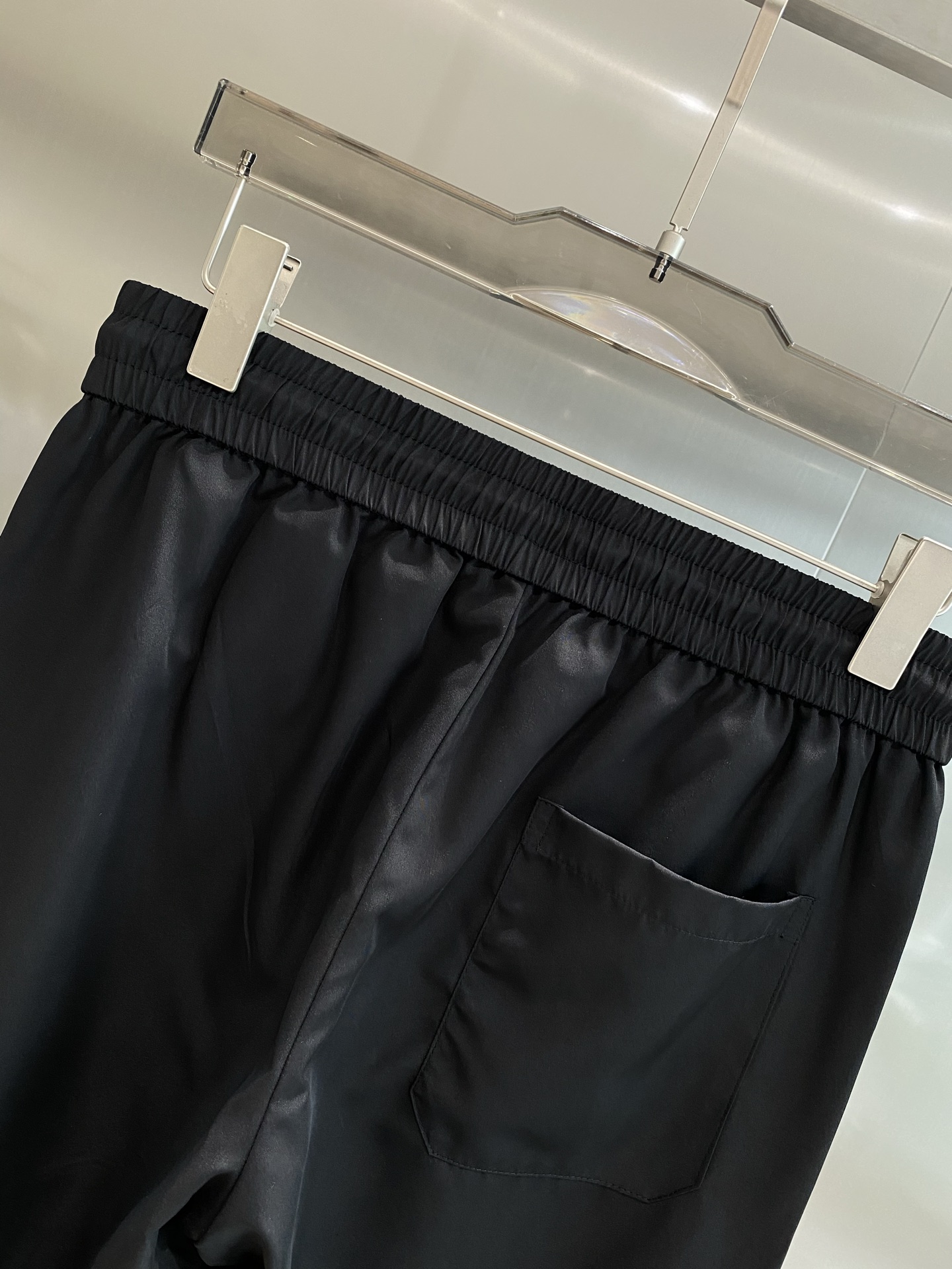 Stylish Black Leisure Pants by Céline: Perfect Fit for New Year’s Fashion Champion - 图片 9