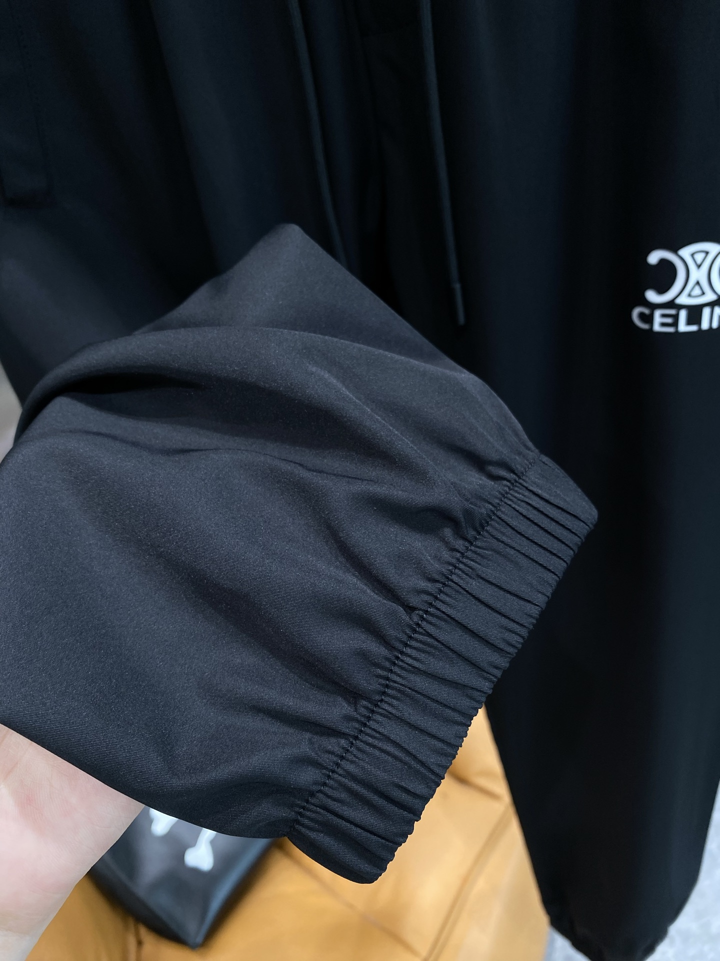 Stylish Black Leisure Pants by Céline: Perfect Fit for New Year’s Fashion Champion - 图片 7