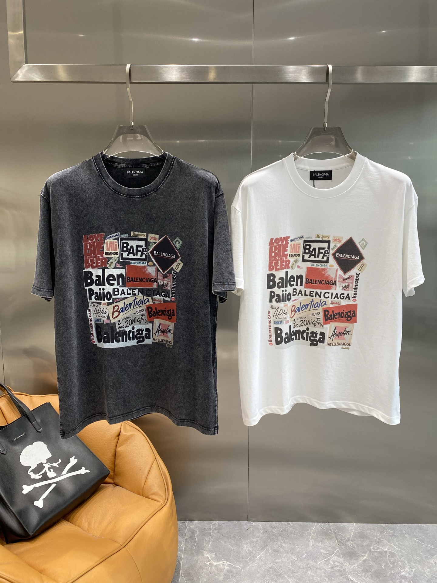 NO:510344,'Paris Home' Balenciaga T-shirt, a must-have for summer street art style. The old dark gray body is full of retro atmosphere. It is full of colorful and different shapes of 'Balenciaga' words and logos. The graffiti wall created by street artists casually, with unique personality. S-XL the next day,, balenciaga, balenciaga, balenciaga, tees, t-shirt, alexander wang19860909《巴黎家》 巴黎世家T恤,夏日街头艺术风必备 做旧的深灰色衣身,复古氛围拉满.布满了色彩丰富、形状各异的“Balenciaga”字样和标识,街头艺术家随性创作的涂鸦墙,个性又独特.S-XL隔天,,balenciaga,balenciaga,balenciaga,tees，t-shirt,alexander wang,Men's clothing