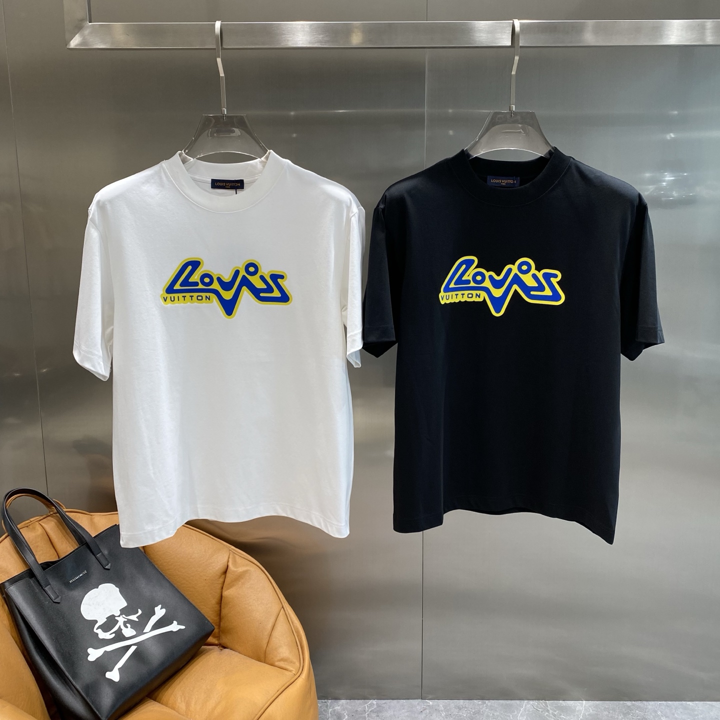 NO:474458,'Donkey Family' LVT shirt, a new favorite for summer trendy luxury. Classic black is the background color. The words 'Louis Vuitton' are presented in blue and yellow colors. The colors are bright and energetic. The unique font design even fills the trend and makes you feel excited at a glance. The fabric is skin-friendly and breathable. S-3XL the next day, louis vuitton, louis vuitton, louis vuitton, louis vuitton, tees, t-shirt, alexander wang19860909《驴家》 LVT恤,夏日潮流奢华新宠 经典黑色作为底色,“Louis Vuitton”字样以蓝黄配色呈现,色彩鲜明又充满活力,独特的字体设计更是将潮流感拉满,一眼就心动.面料亲肤又透气,S-3XL隔天,,louis vuitton,louis vuitton,louis vuitton,louis vuitton,tees，t-shirt,alexander wang,Men's clothing