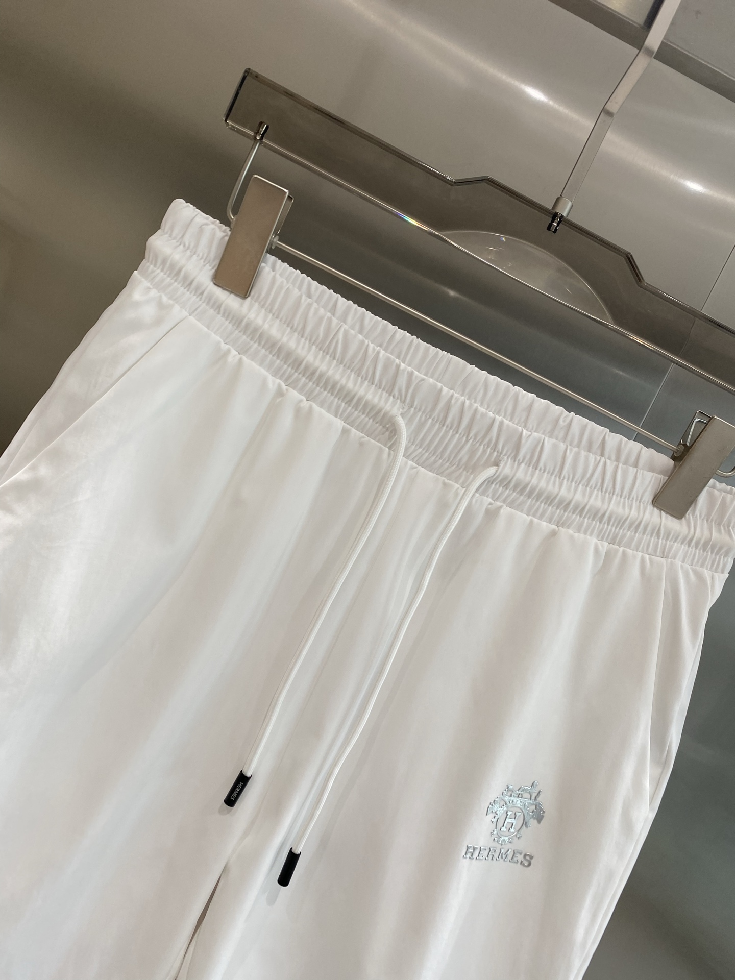 Luxurious Emma Shorts with Horse Logo, Classic and Comfortable Summer Style. - 图片 3