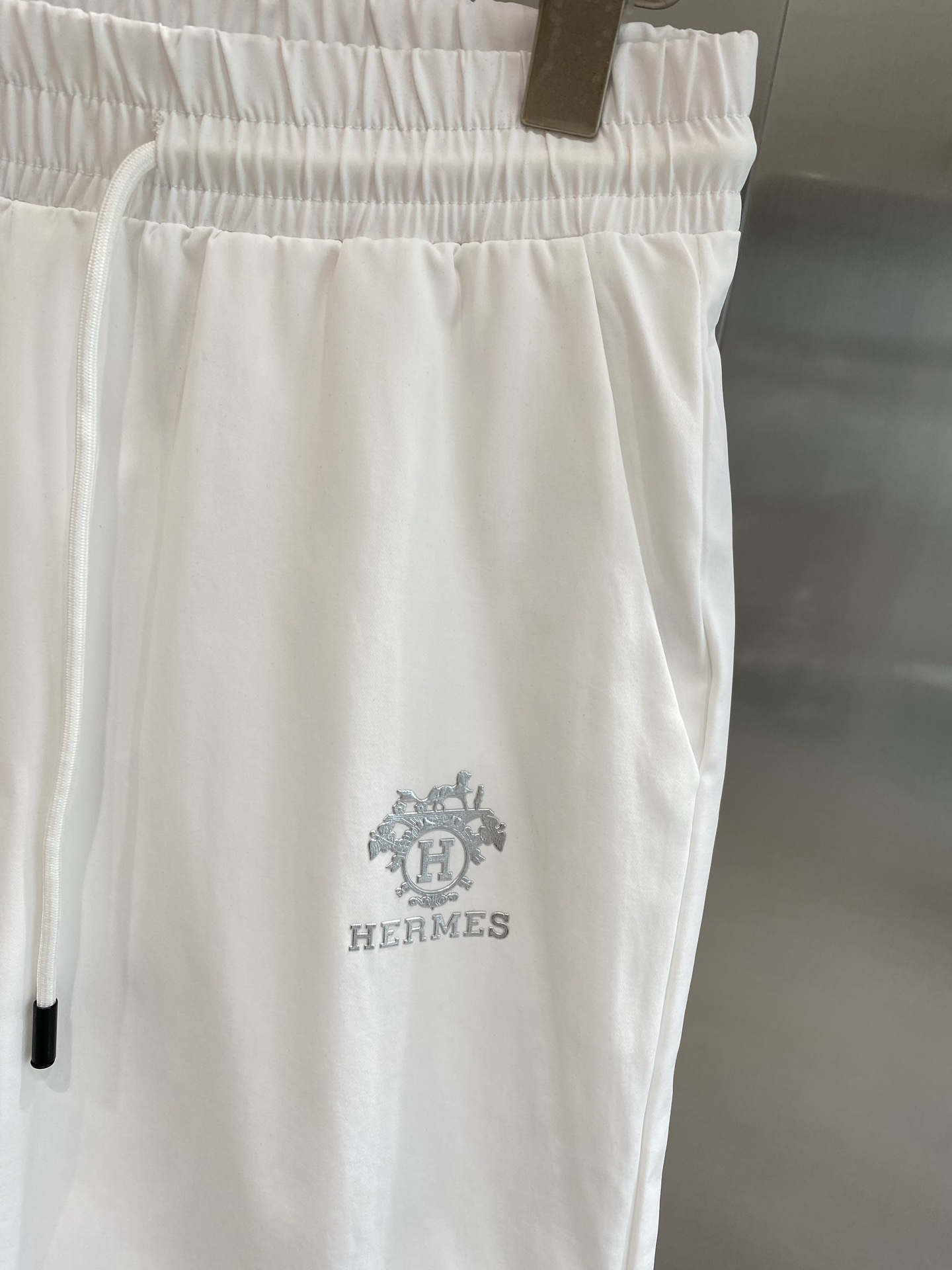 Luxurious Emma Shorts with Horse Logo, Classic and Comfortable Summer Style. - 图片 5
