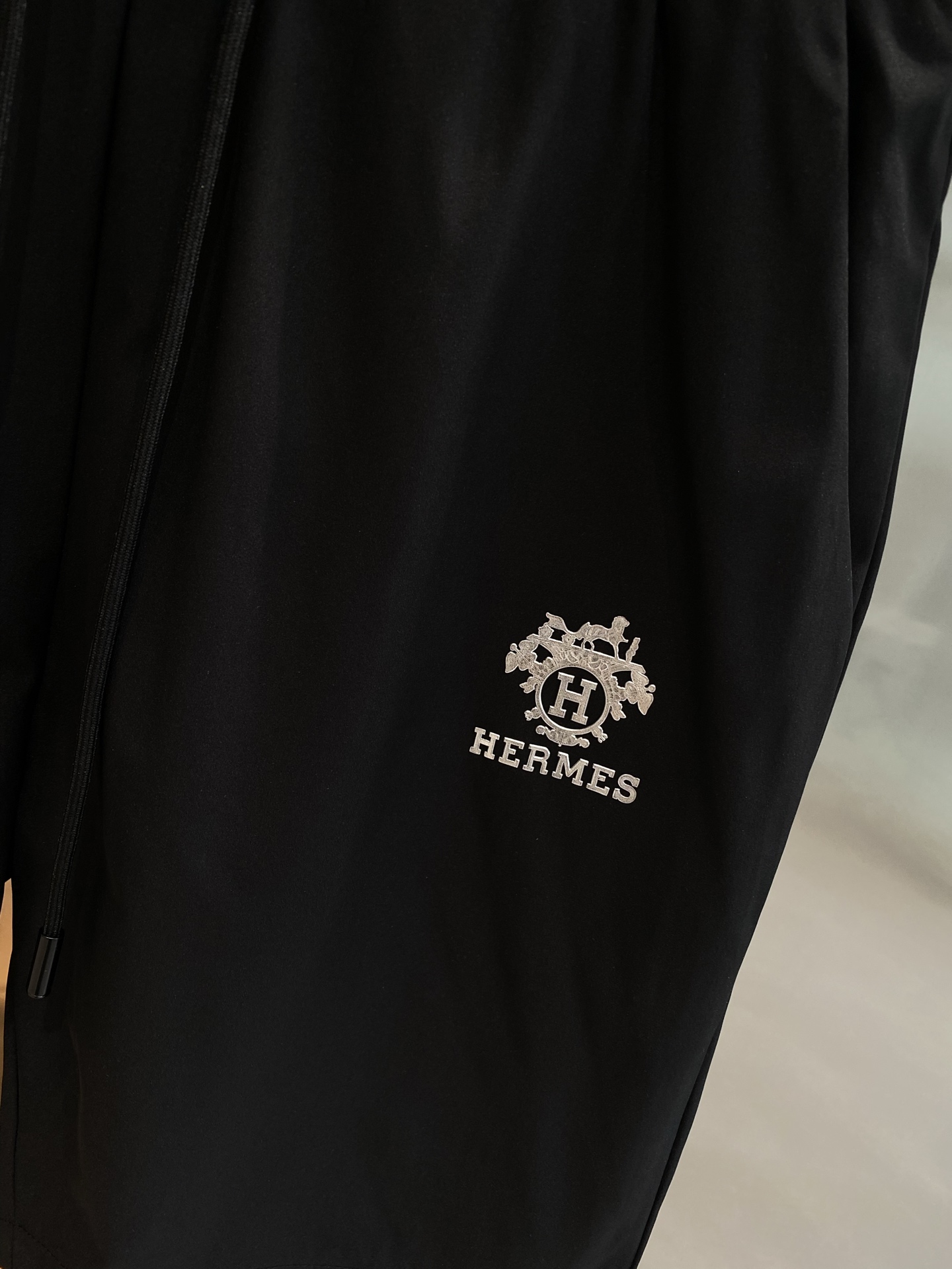 Luxurious Emma Shorts with Unique Brand Logo for Summer Comfort and Style. - 图片 6