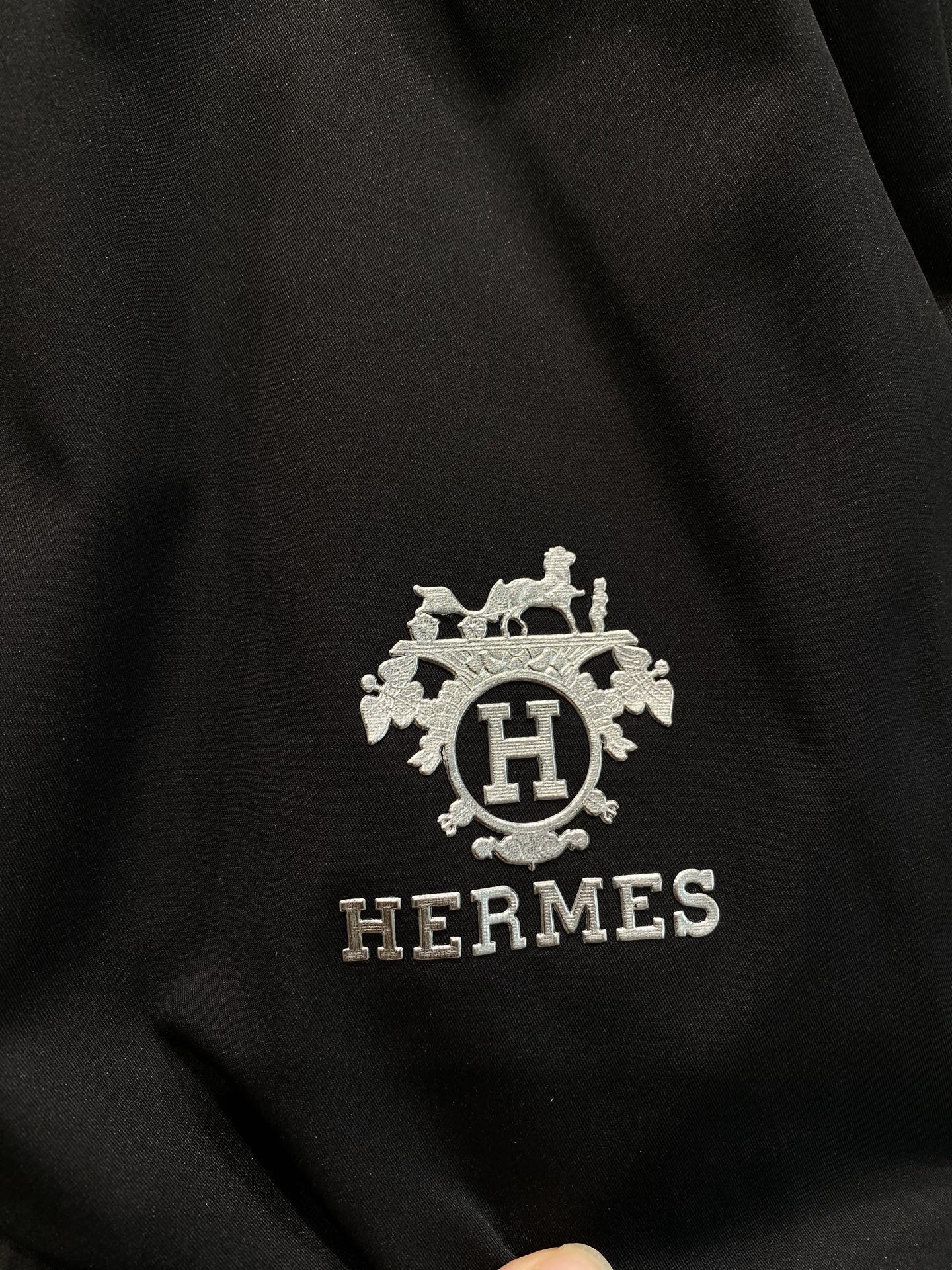 Luxurious Emma Shorts with Unique Brand Logo for Summer Comfort and Style. - 图片 7