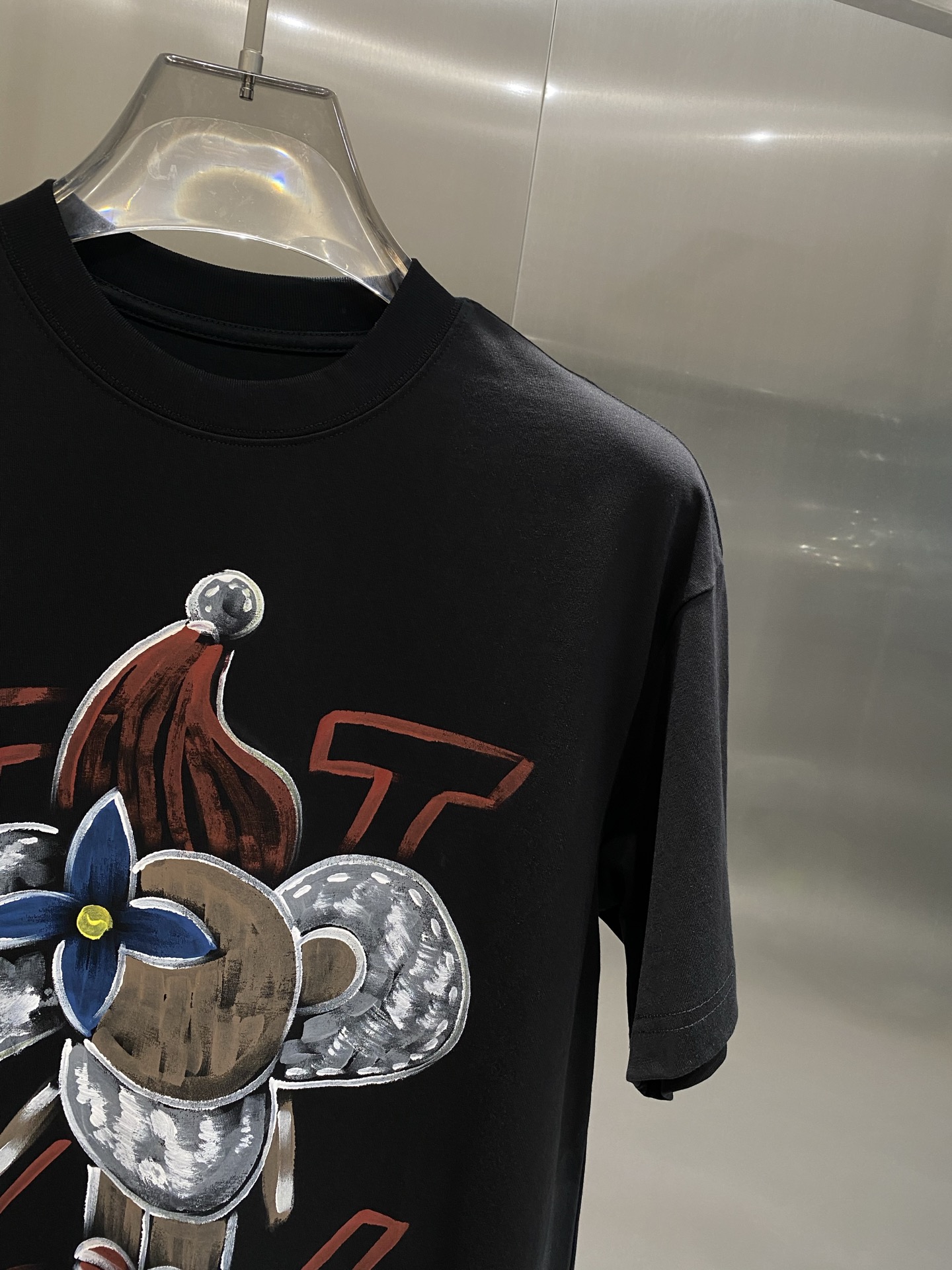 《𝙉𝙚𝙬🤍🖤驴家》路易威*LV 25ss春夏新款首发专柜最新款短袖圆领T恤 手绘工艺 高端订制 设计前卫