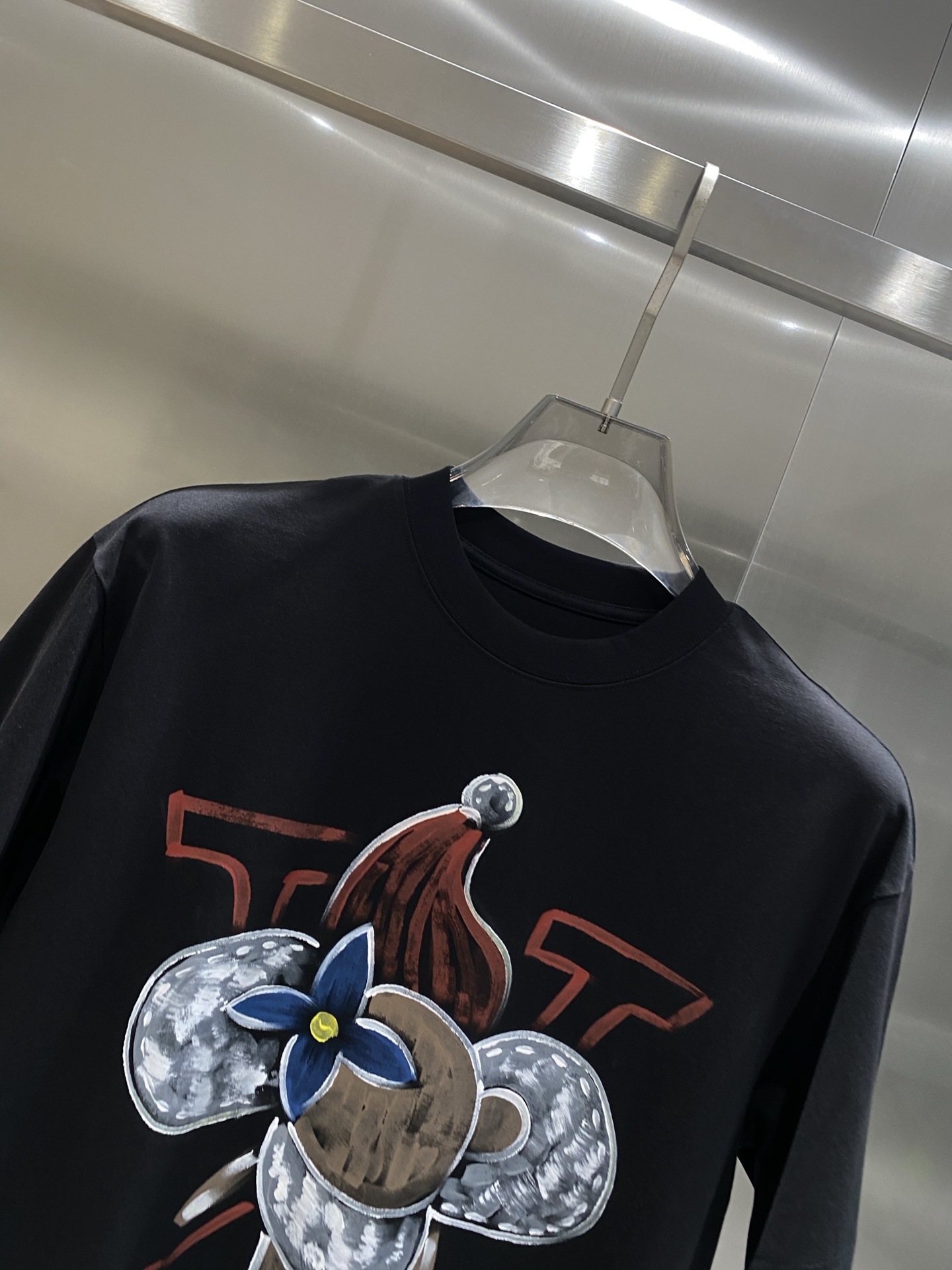 《𝙉𝙚𝙬🤍🖤驴家》路易威*LV 25ss春夏新款首发专柜最新款短袖圆领T恤 手绘工艺 高端订制 设计前卫