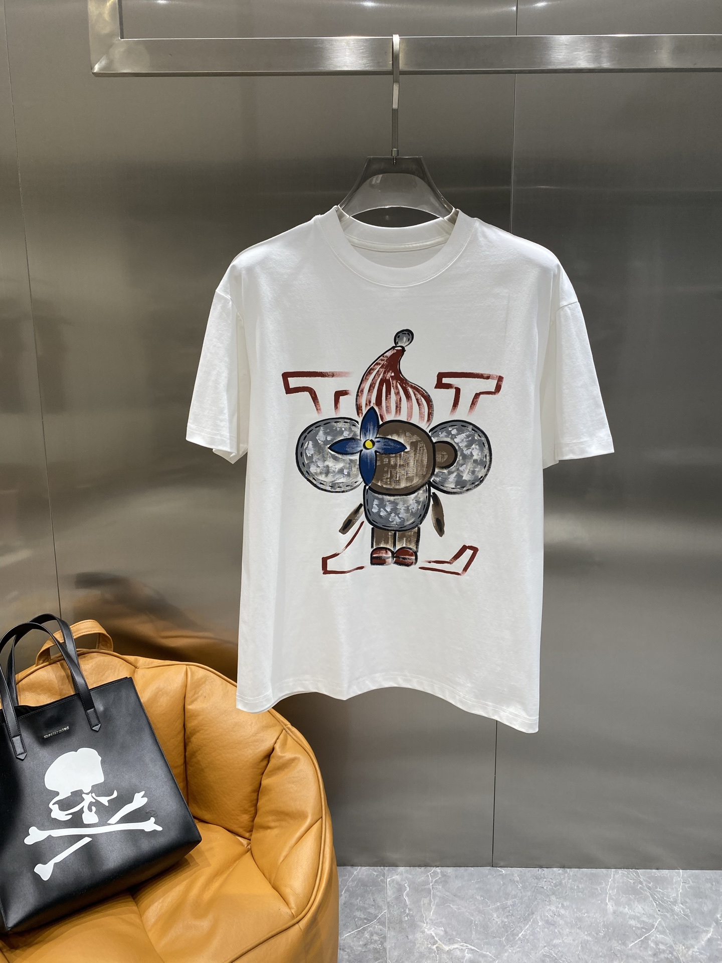 《𝙉𝙚𝙬🤍🖤驴家》路易威*LV 25ss春夏新款首发专柜最新款短袖圆领T恤 手绘工艺 高端订制 设计前卫