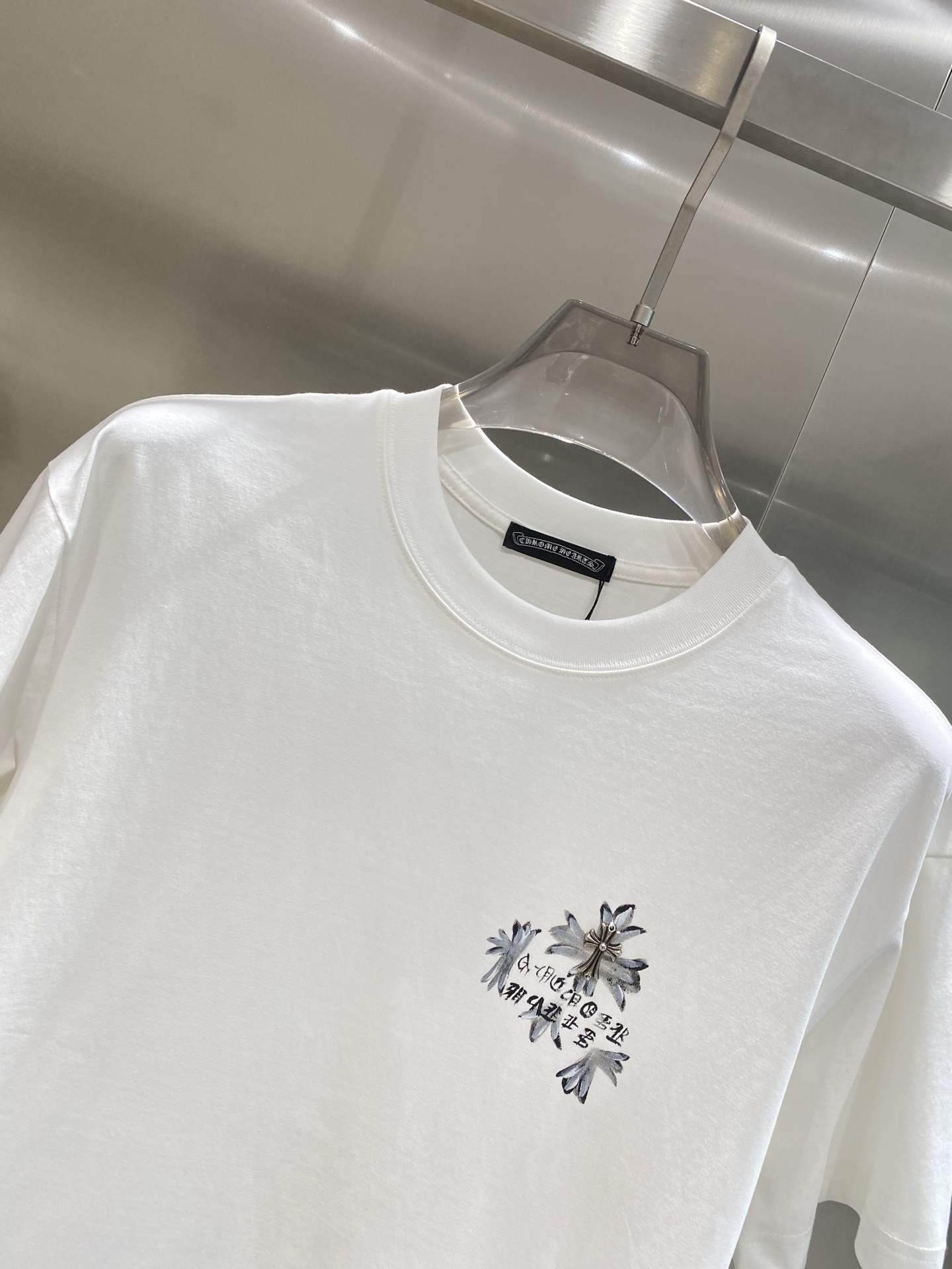 《𝙉𝙚𝙬🤍🖤克家》克罗心2025春夏新款首发专柜最新款圆领短袖 高端订制 设计前卫时尚！品牌logo重工