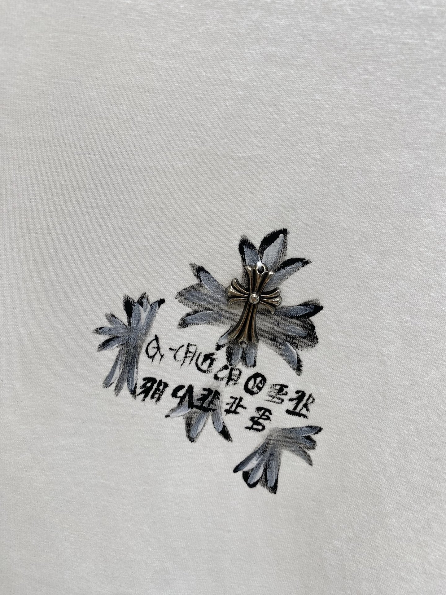 《𝙉𝙚𝙬🤍🖤克家》克罗心2025春夏新款首发专柜最新款圆领短袖 高端订制 设计前卫时尚！品牌logo重工