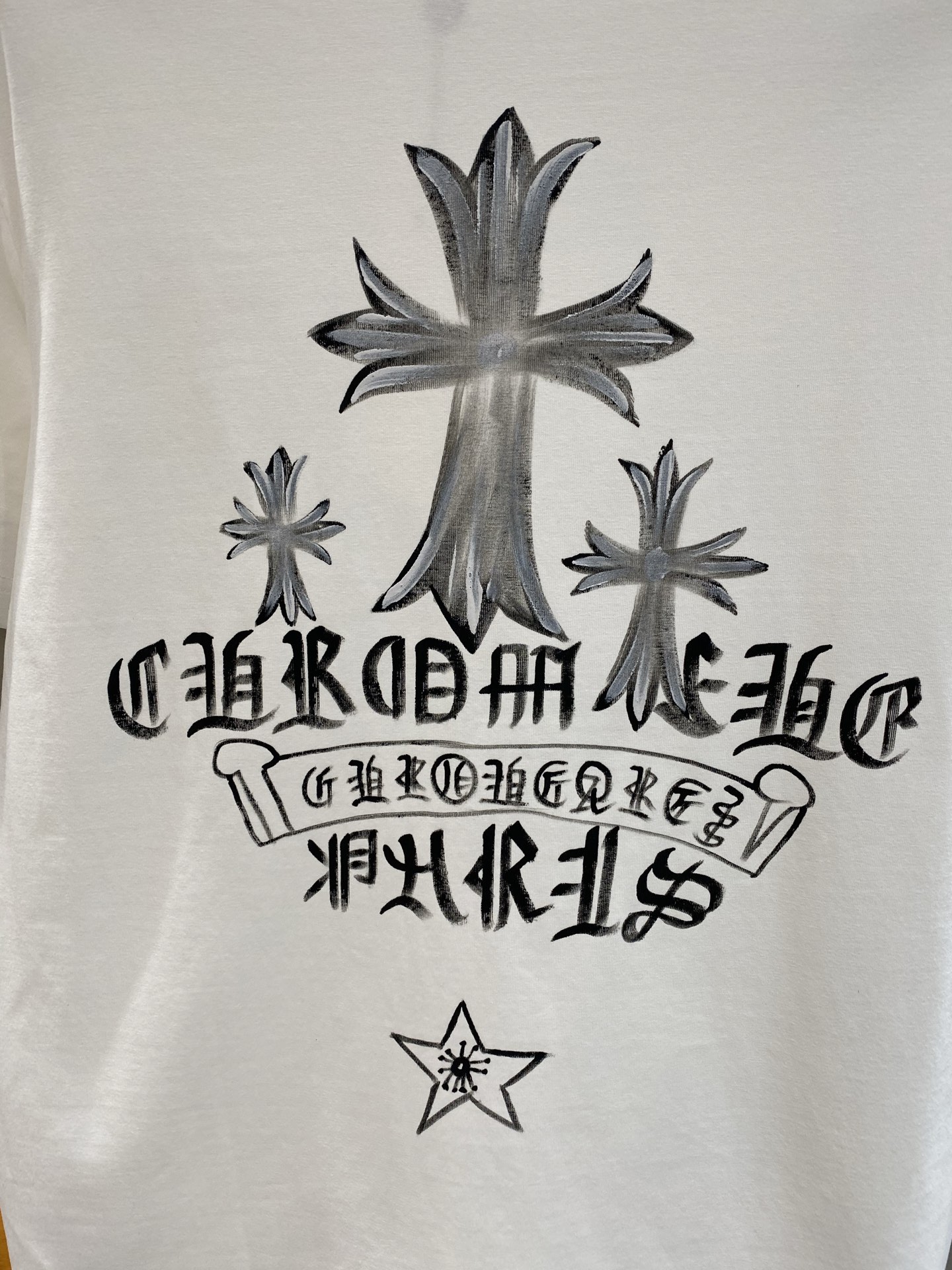 《𝙉𝙚𝙬🤍🖤克家》克罗心2025春夏新款首发专柜最新款圆领短袖 高端订制 设计前卫时尚！品牌logo重工