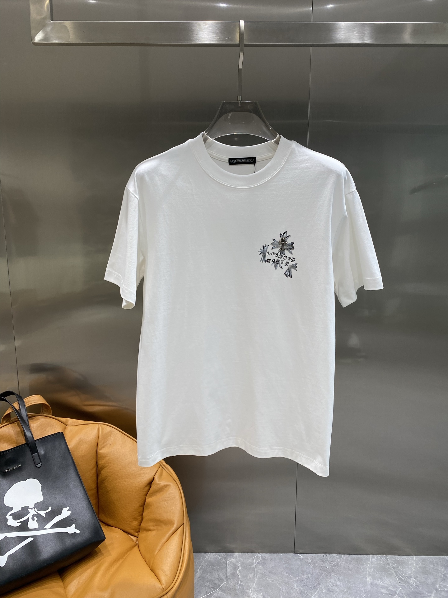 《𝙉𝙚𝙬🤍🖤克家》克罗心2025春夏新款首发专柜最新款圆领短袖 高端订制 设计前卫时尚！品牌logo重工