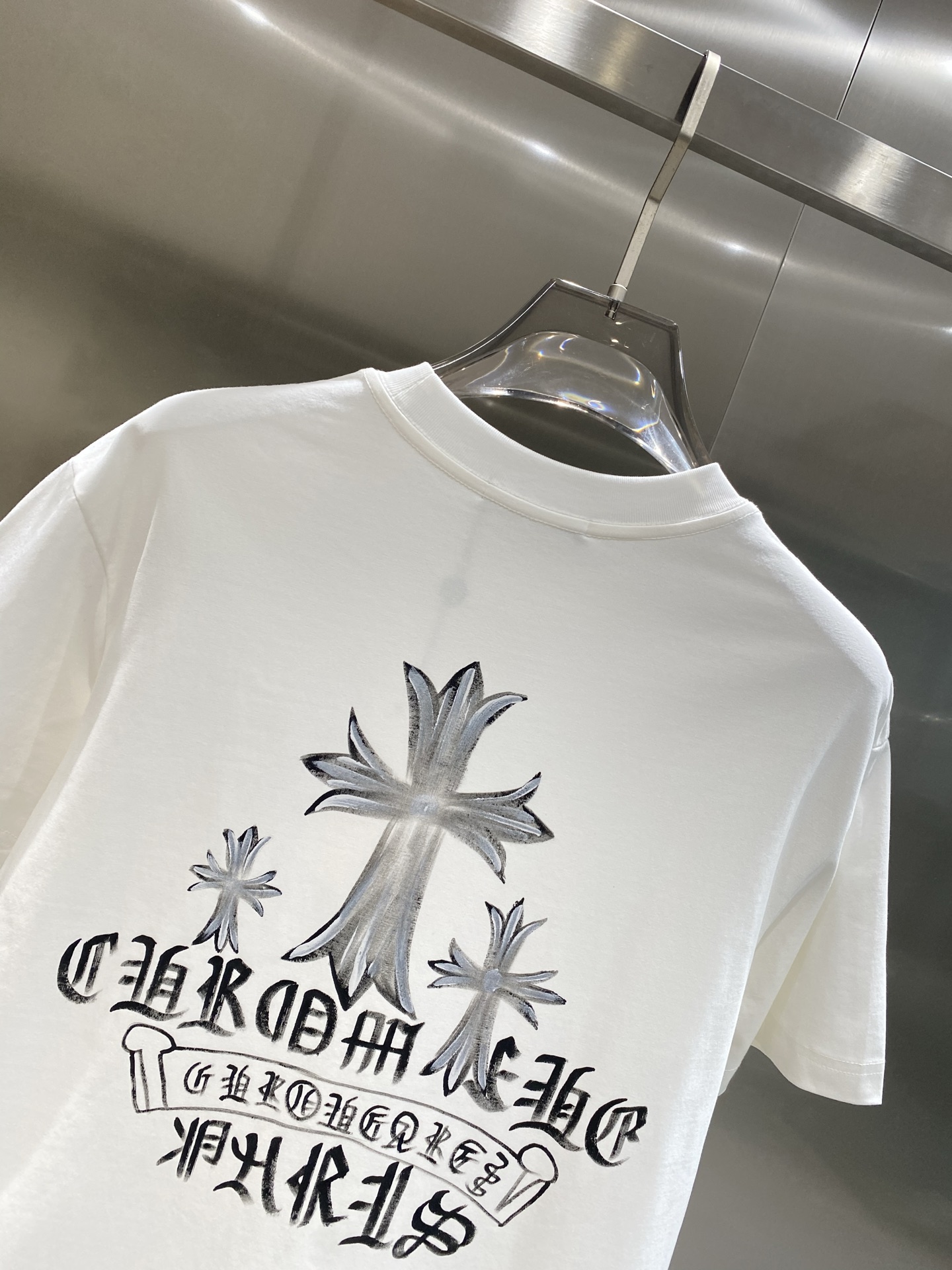 《𝙉𝙚𝙬🤍🖤克家》克罗心2025春夏新款首发专柜最新款圆领短袖 高端订制 设计前卫时尚！品牌logo重工