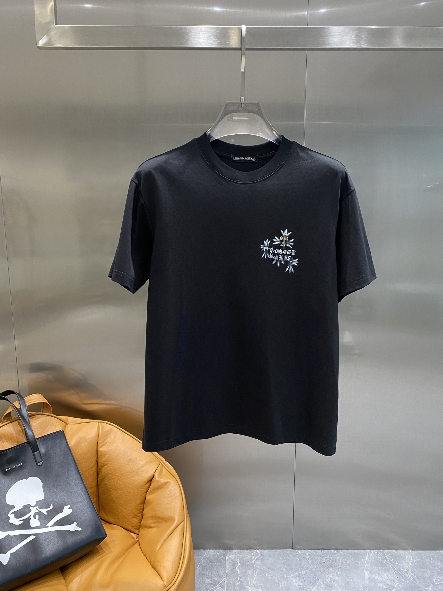 《𝙉𝙚𝙬🤍🖤克家》克罗心2025春夏新款首发专柜最新款圆领短袖 高端订制 设计前卫时尚！品牌logo重工