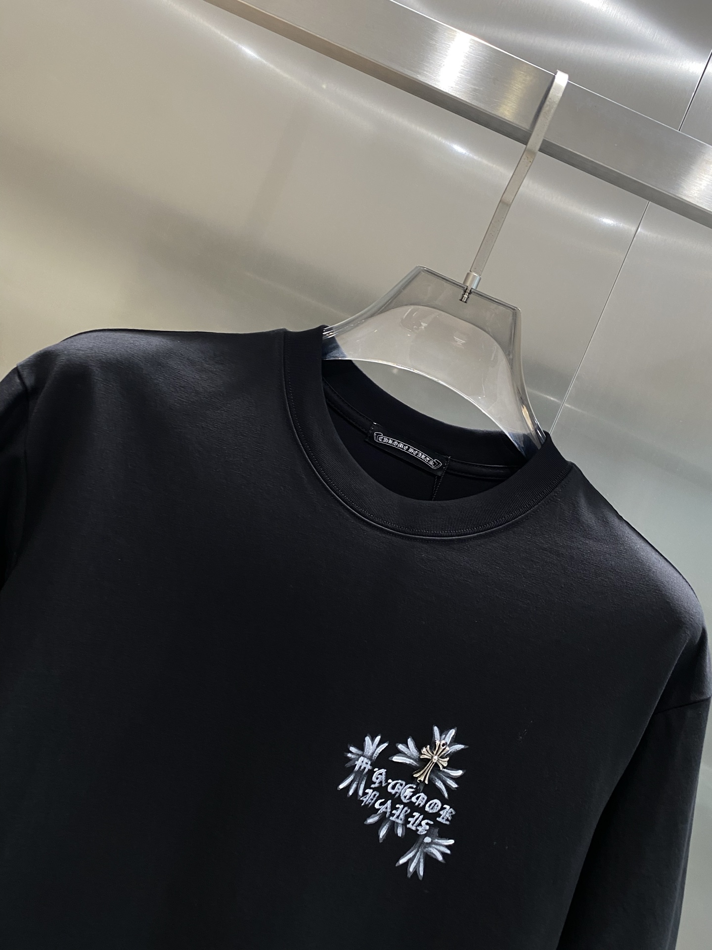 《𝙉𝙚𝙬🤍🖤克家》克罗心2025春夏新款首发专柜最新款圆领短袖 高端订制 设计前卫时尚！品牌logo重工