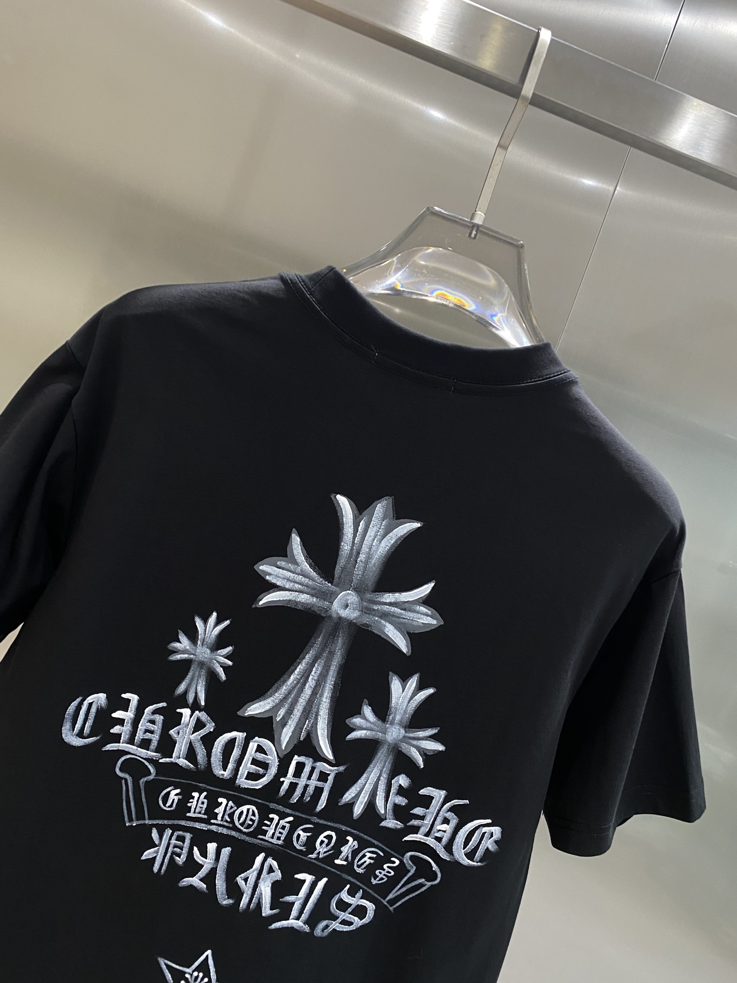 《𝙉𝙚𝙬🤍🖤克家》克罗心2025春夏新款首发专柜最新款圆领短袖 高端订制 设计前卫时尚！品牌logo重工