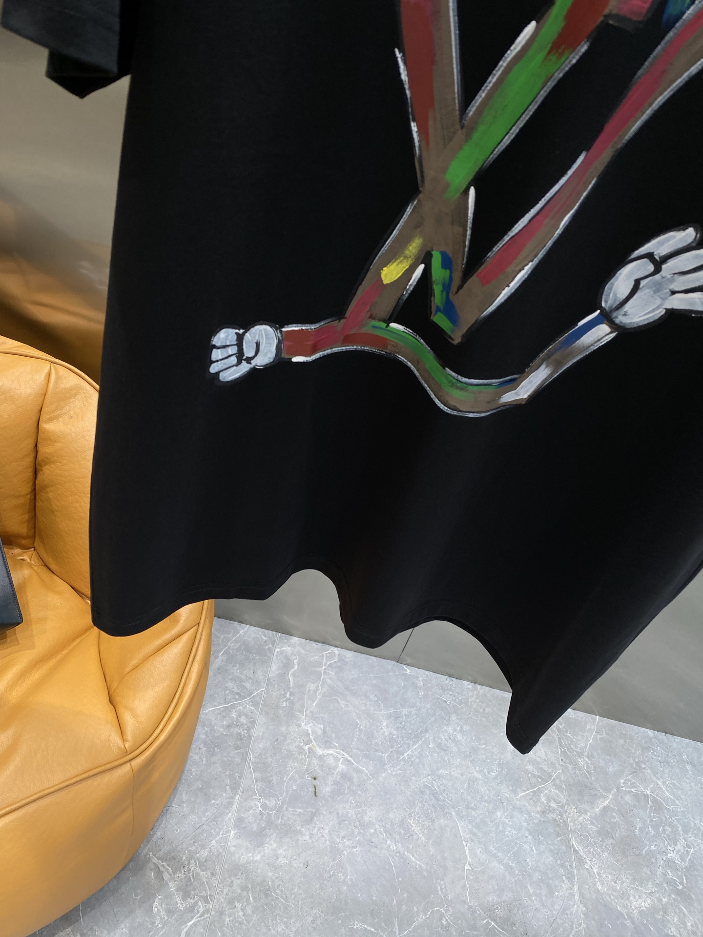 《𝙉𝙚𝙬🤍🖤驴家》路易威*LV 25ss春夏新款首发专柜最新款短袖圆领T恤 手绘工艺 高端订制 设计前卫