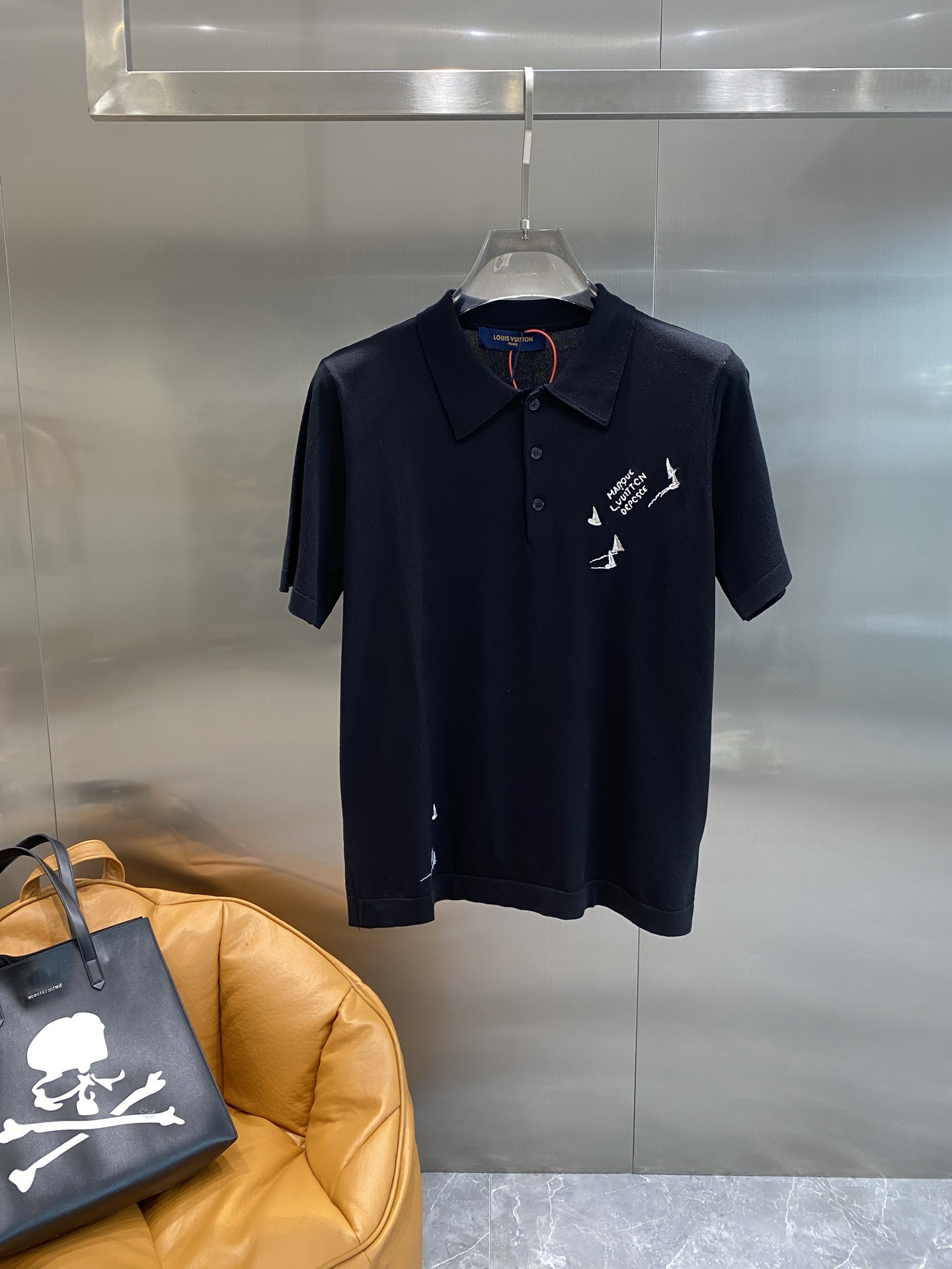 NO:448831,'Donkey Family' 2025 new men's knitted lapel short-sleeved POLO shirt classic business men's shirt collar Polo shirt tensile long velvet cotton fabric presents. Create an elegant texture, one-piece close thread original customization Imported yarn color dye S-XXL the next day,,louis vuitton,louis vuitton,shirts,T-shirt,alexander wang19860909《驴家》 2025新款男士针织翻领短袖POLO衫 经典商务男装衬衫领 Polo 衫天丝长绒棉面料呈现.营造出优雅纹理,一体齐脚收口螺纹 原版定制 进口纱线色染S-XXL隔天,,louis vuitton,louis vuitton,shirts,T-shirt,alexander wang,Men's clothing