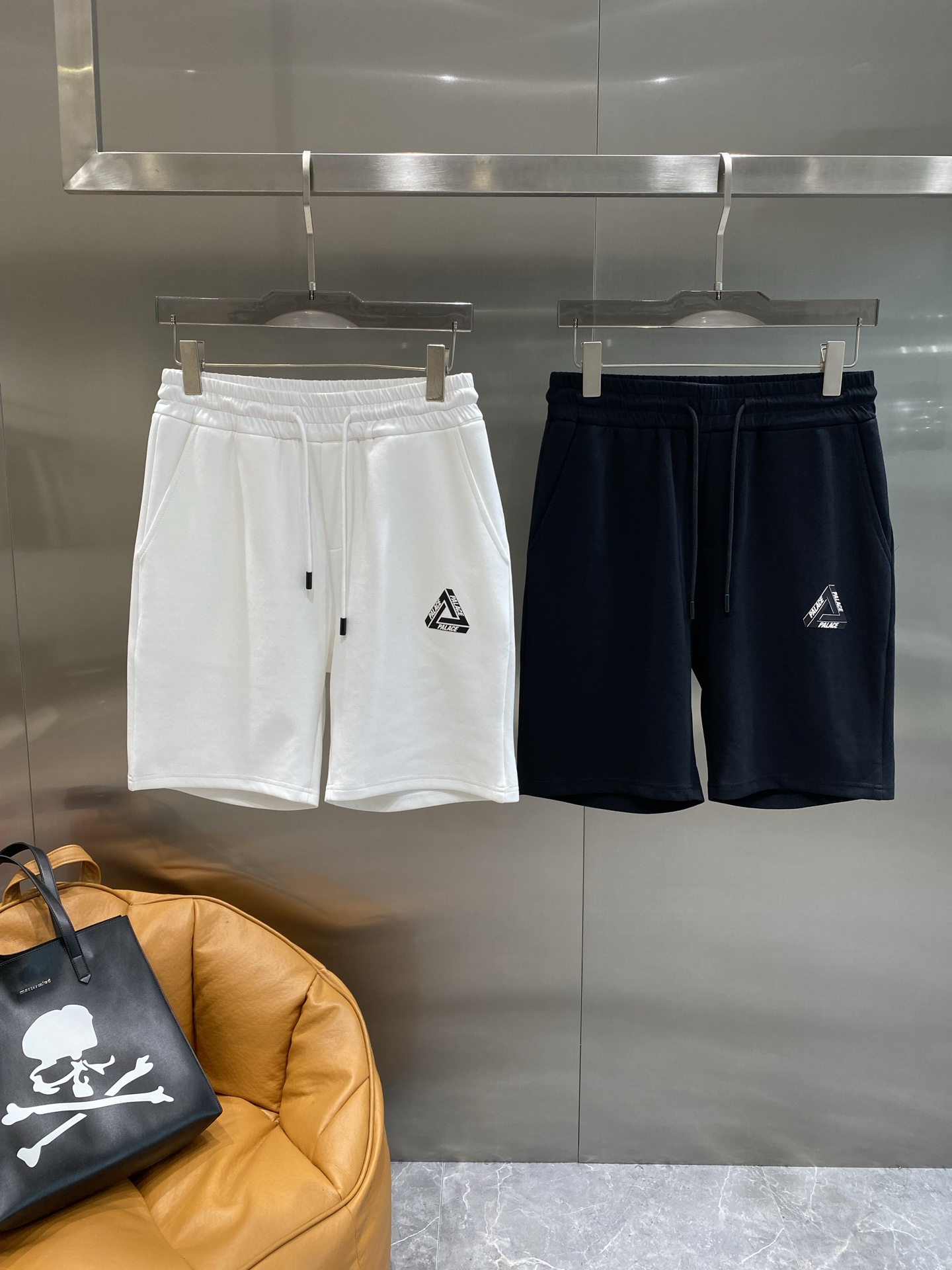 NO:445241,'PA Home' New summer casual shorts for men, high-end custom fabric breathable fabric, extremely breathable elastic and comfortable, impeccable details, top-level auxiliary materials, original logo design concept, delicate and soft feel!  The upper body style is excellent!  Size M-XXXL the next day, shorts, alexander wang19860909《PA家》 夏季新款男士休闲短裤,高级定制面料透气面料 透气弹力舒适度极高,细节无可挑剔,顶级辅料配备,原版logo设计理念,手感细腻柔软！上身版型超赞！尺码M-XXXL隔天,,shorts,alexander wang,Men's clothing