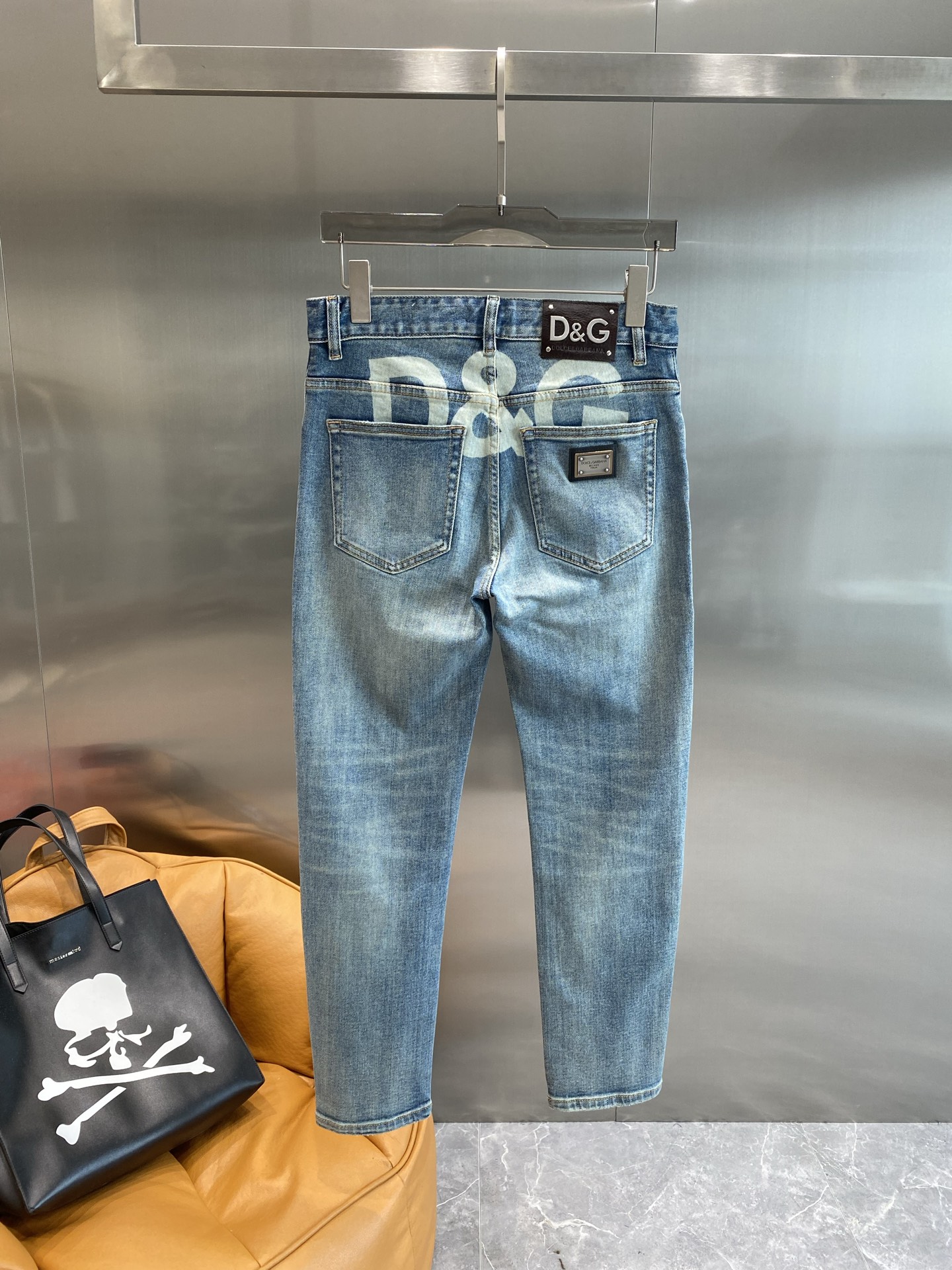 NO:445209,'DG Home' ss spring and summer new slim jeans perfect washing process custom top hardware logo Exclusive customized micro-elastic fabric Number 29-36, gucci, jeans, alexander wang19860909《DG家》 ss春夏新款修身牛仔裤 完美洗水工艺 定制顶级五金logo 独家定制微弹面料 码数29-36,,gucci,jeans,alexander wang,Men's clothing