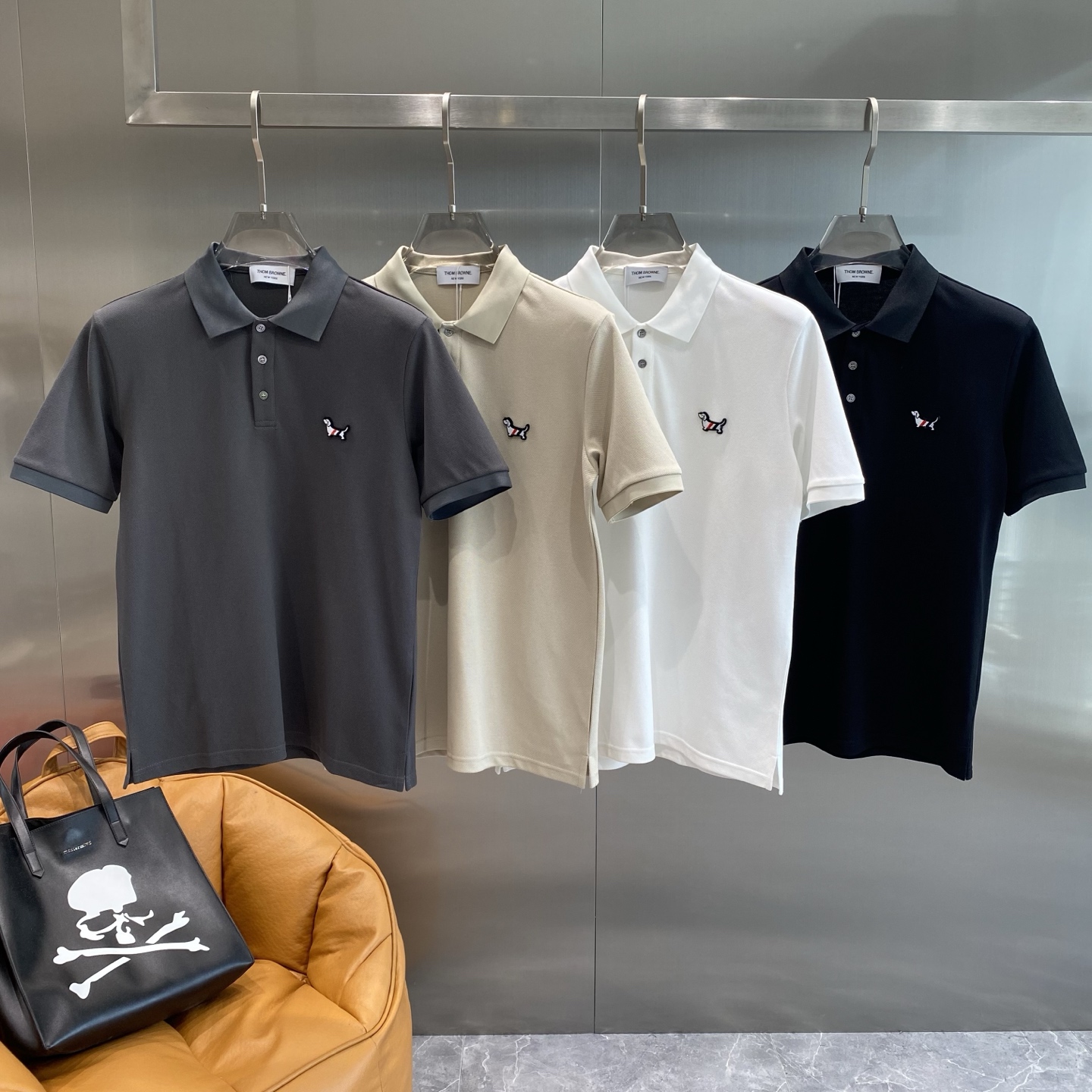 NO:432523,'TB Home' high-end customization, 2025 new fashionable lapel short-sleeved polo T-shirt, original replica, customer-supplied original imported mercerized cotton fabric, original replica classic brand logo, perfect tailoring, exquisite workmanship, and the first choice for must-have items!  Size M-3XL the next day, T-shirt,tees,t-shirt,alexander wang19860909《TB家》 高端定制、2025新款时尚翻领短袖poloT恤、原版复刻、客供原版进口丝光棉面料、原版复刻经典品牌logo、剪裁完美、做工精致、必入单品首选！尺码M-3XL隔天,,T-shirt,tees，t-shirt,alexander wang,Men's clothing