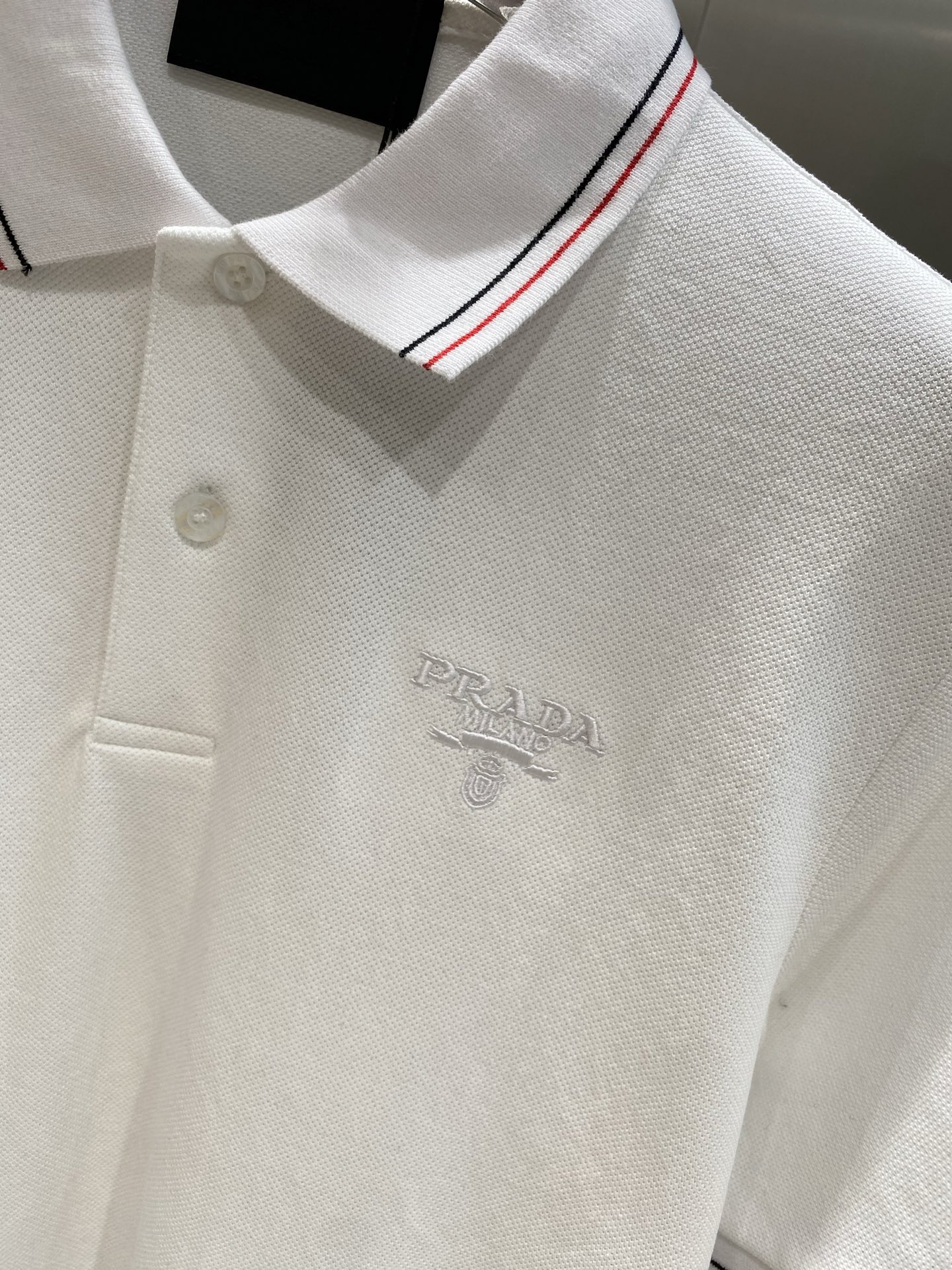 Prada 25SS Silk Polo Shirt - Short Sleeve, Classic Fit, and Comfortable 6 i1751111383977 5299 0 4