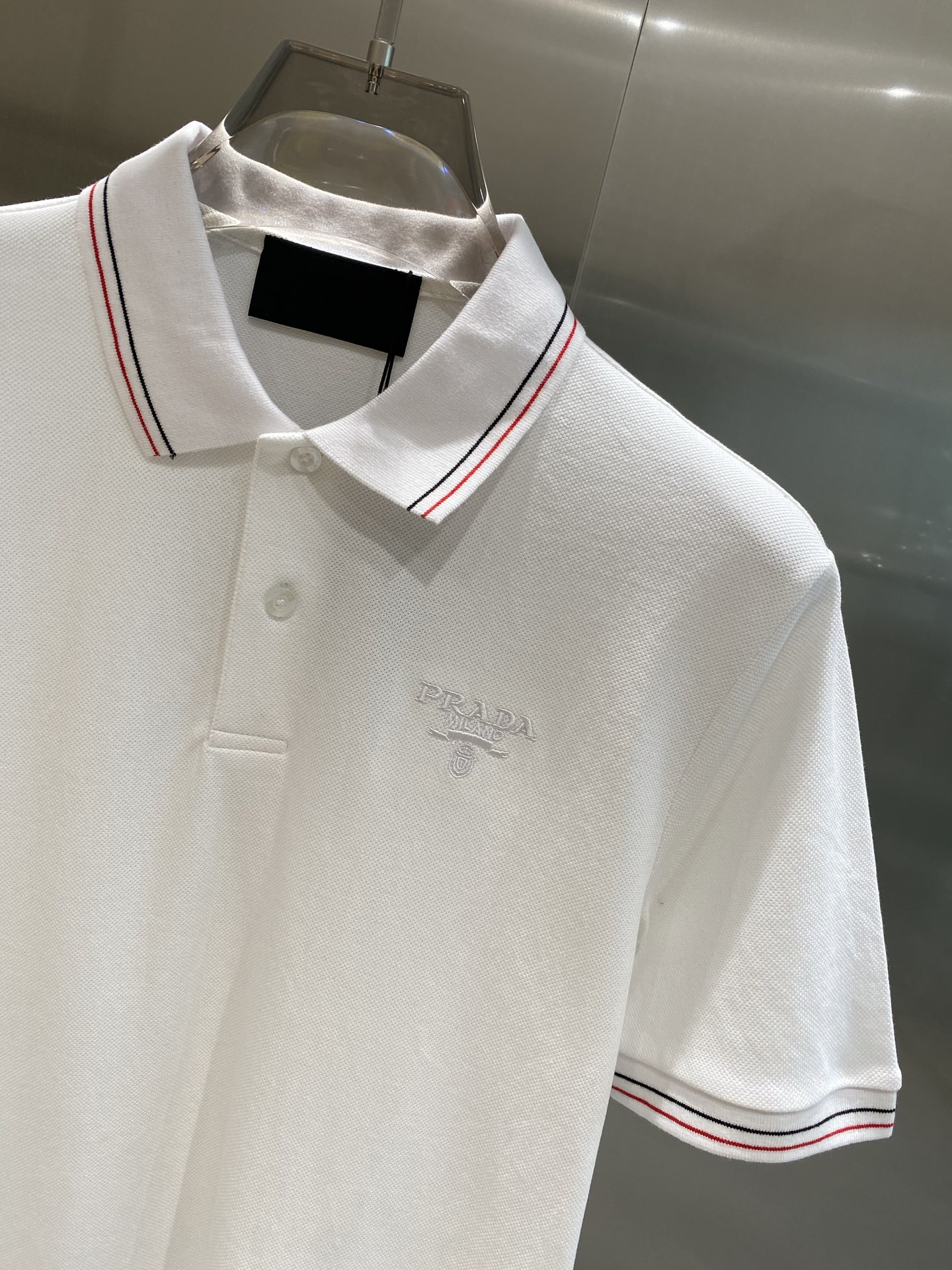 Prada 25SS Silk Polo Shirt - Short Sleeve, Classic Fit, and Comfortable 5 i1751111383995 357 0 3
