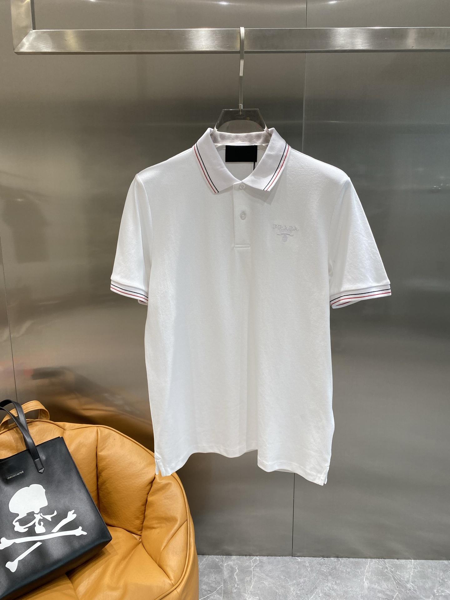 Prada 25SS Silk Polo Shirt - Short Sleeve, Classic Fit, and Comfortable 3 i1751111387126 4189 0 1
